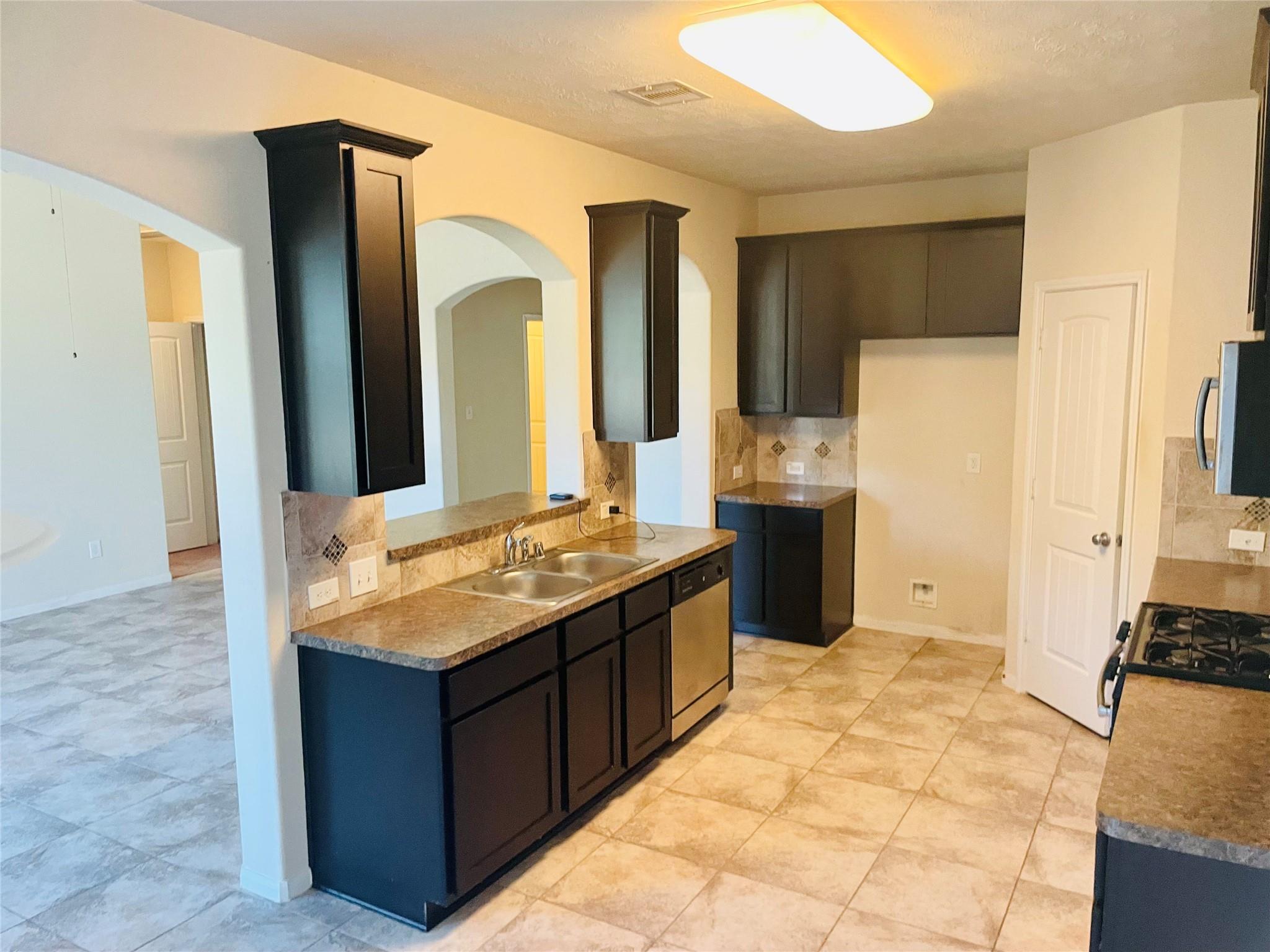 335 American Black Bear Drive, Crosby Tx 77532 Property Photo 7