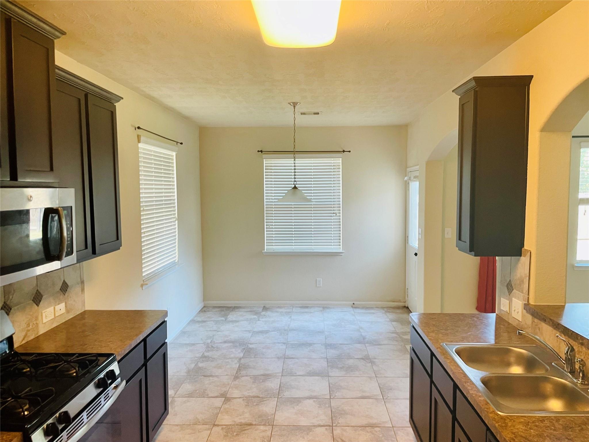 335 American Black Bear Drive, Crosby Tx 77532 Property Photo 9