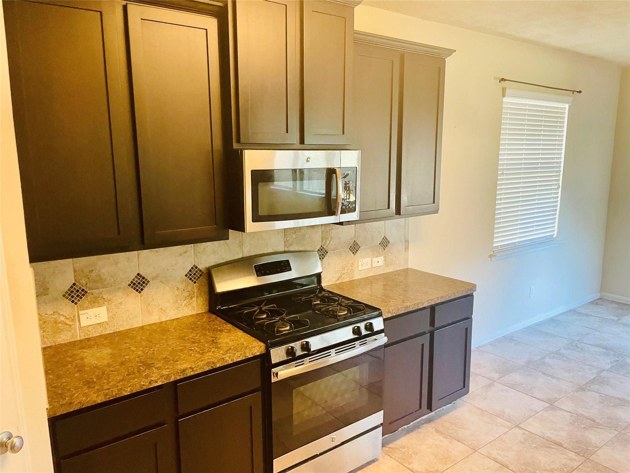335 American Black Bear Drive, Crosby Tx 77532 Property Photo 10