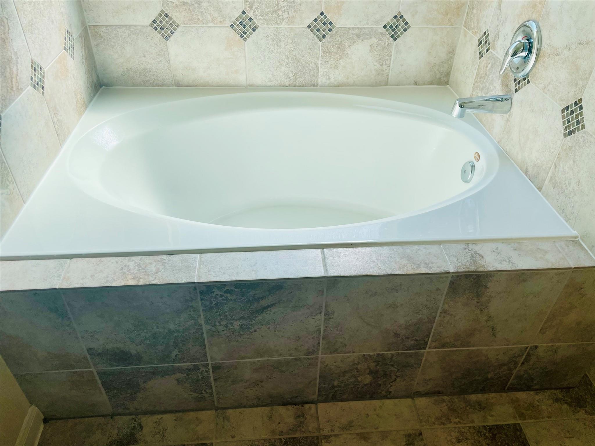 335 American Black Bear Drive, Crosby Tx 77532 Property Photo 11