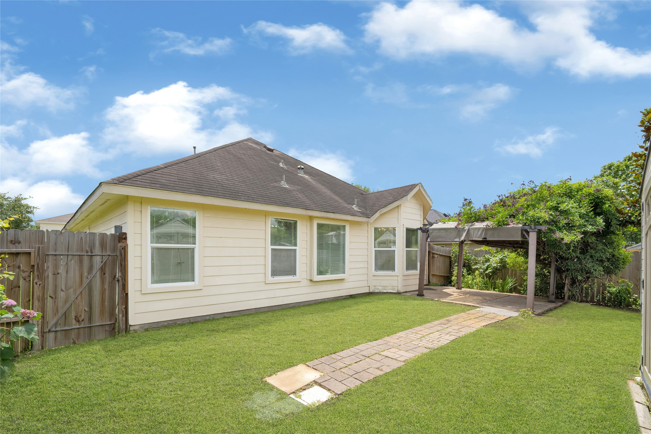 2726 Sage Bluff Avenue Property Photo 27