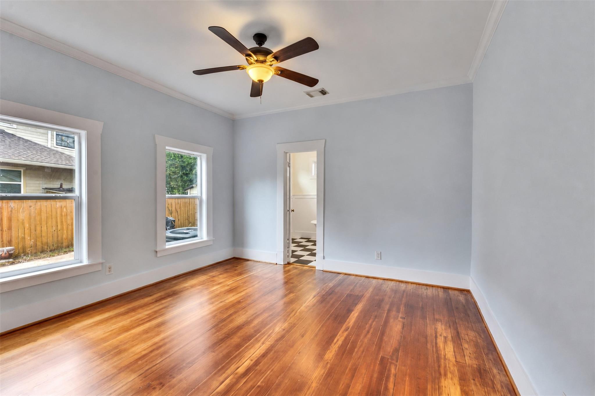4534 Woodside Street Property Photo 9