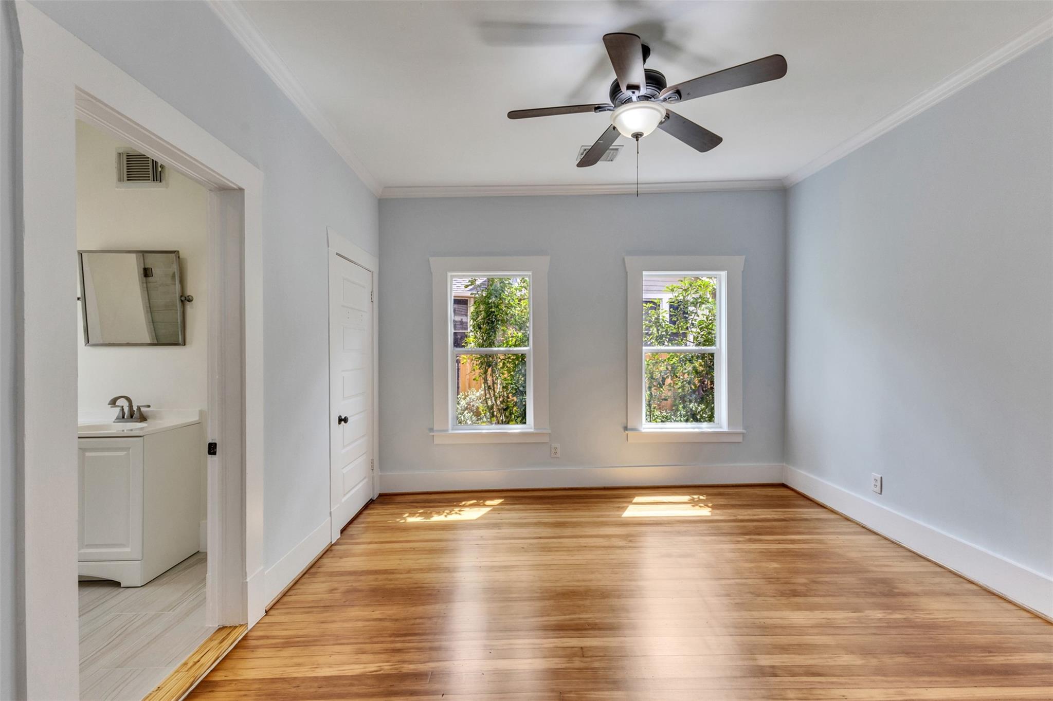 4534 Woodside Street, Houston Tx 77023 Property Photo 11