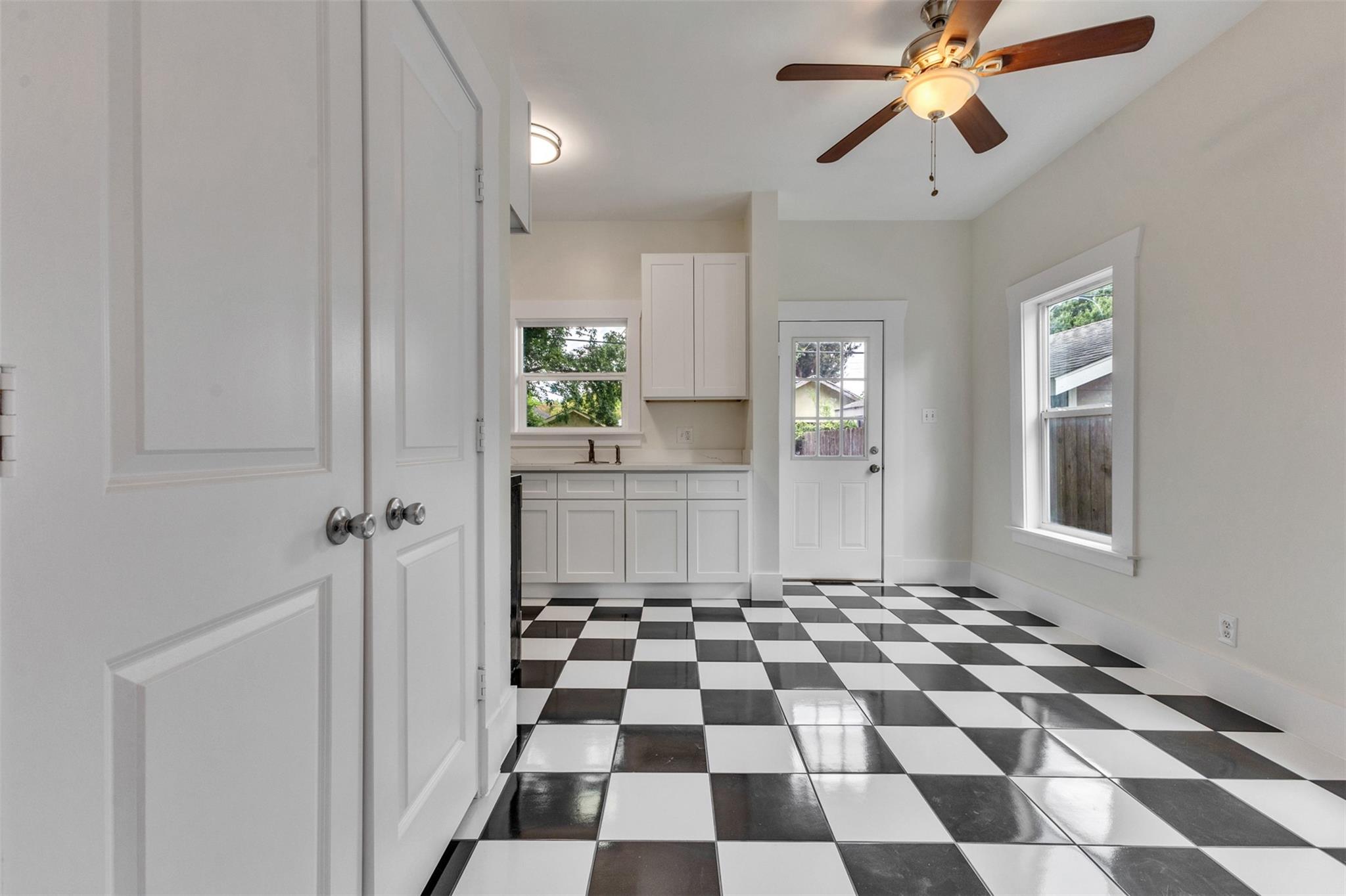 4534 Woodside Street, Houston Tx 77023 Property Photo 14