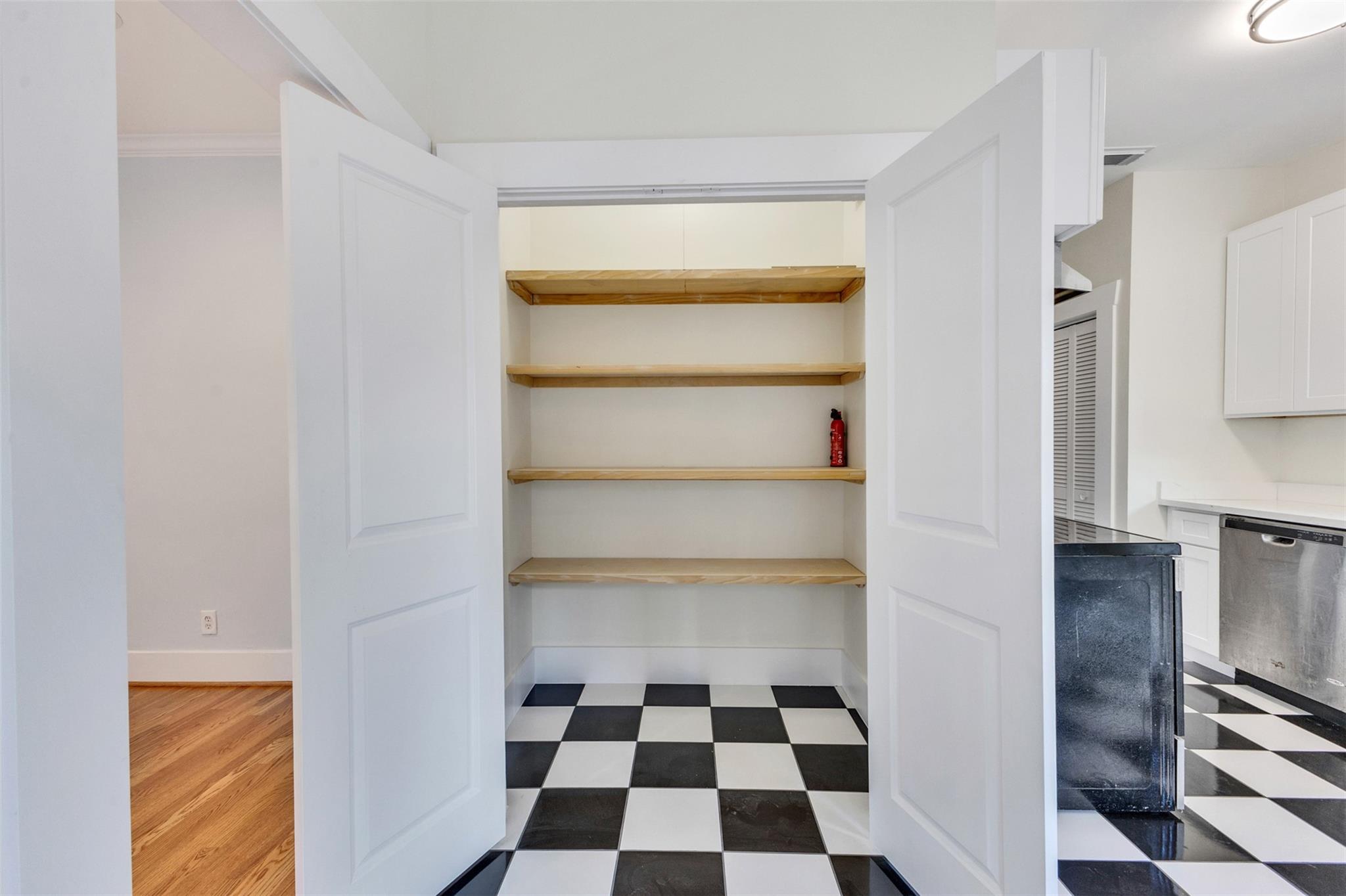 4534 Woodside Street Property Photo 18