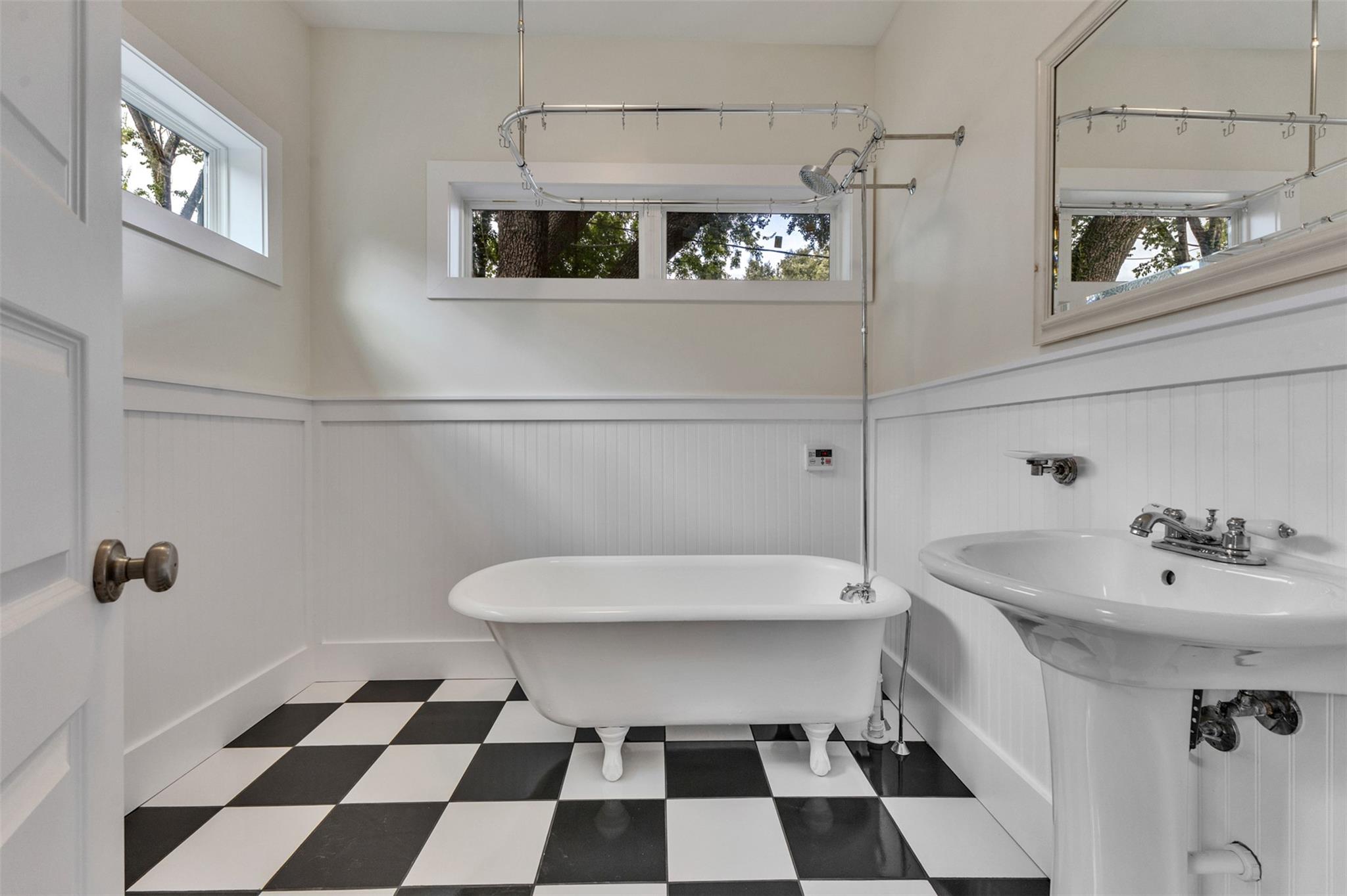4534 Woodside Street Property Photo 20