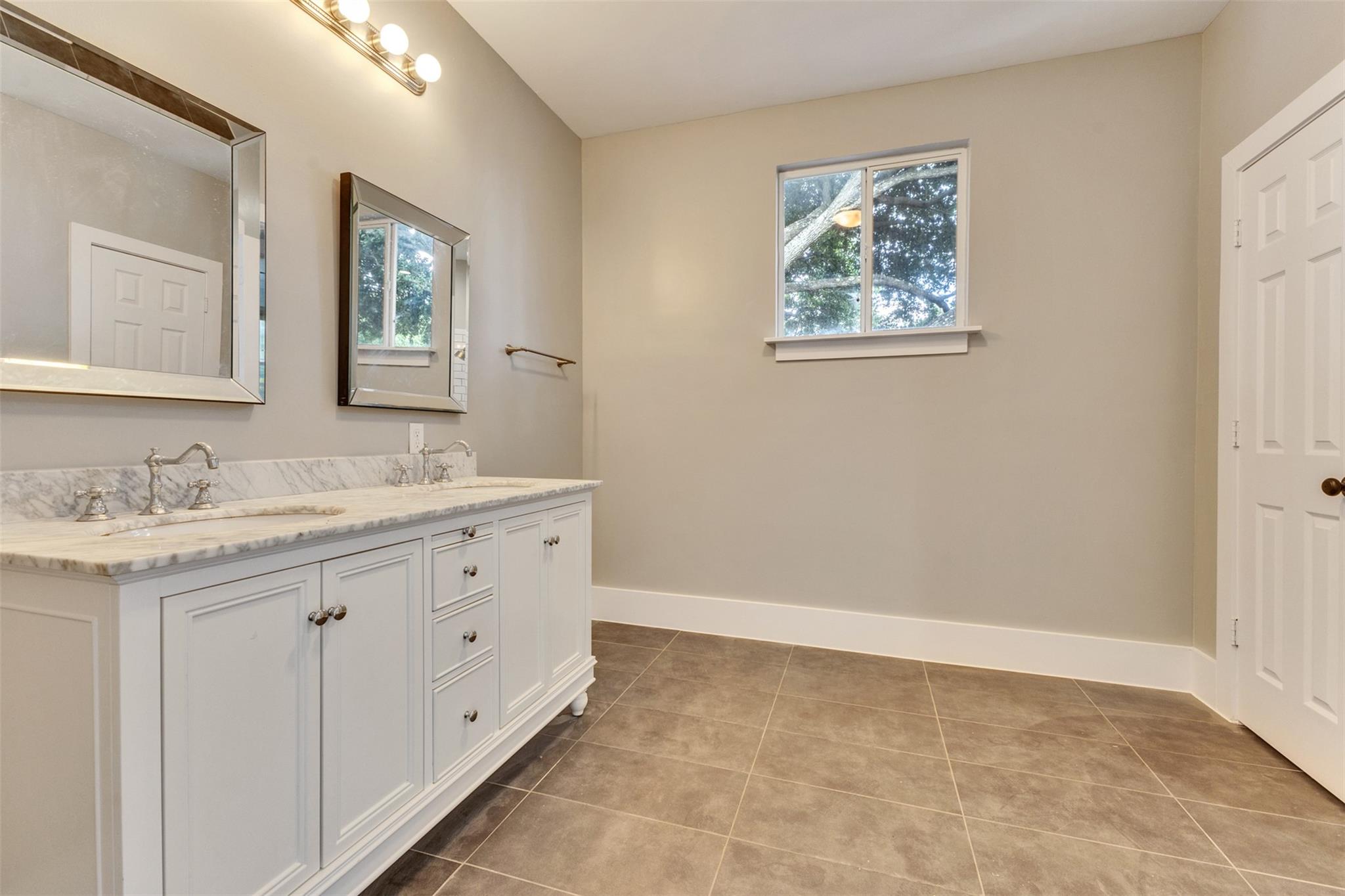 4534 Woodside Street, Houston Tx 77023 Property Photo 33