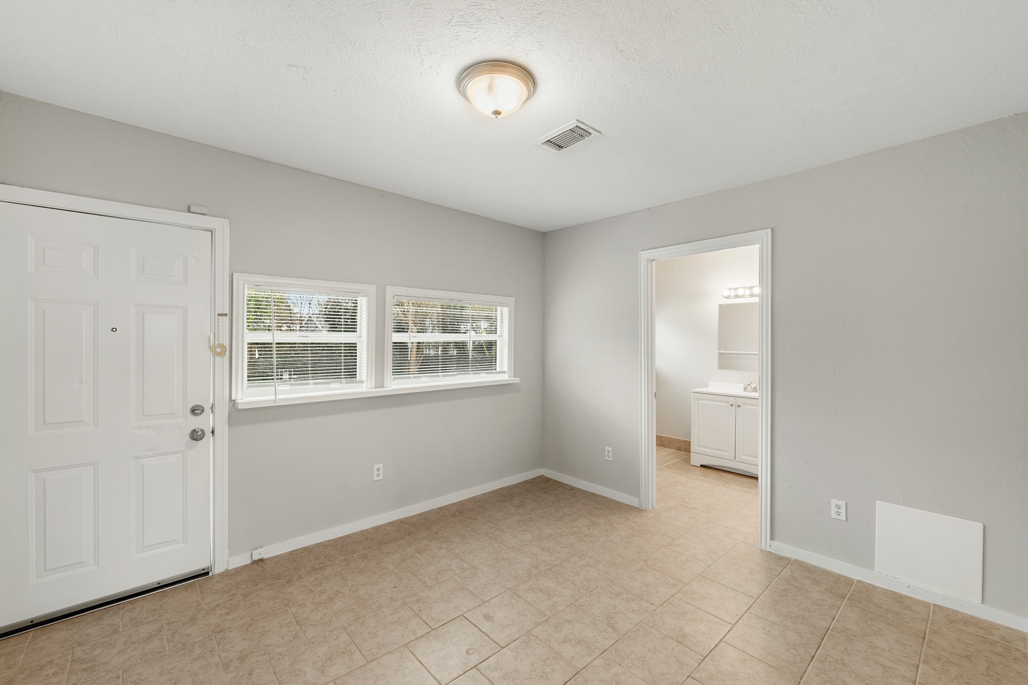 1130 17th Avenue N Property Photo 3
