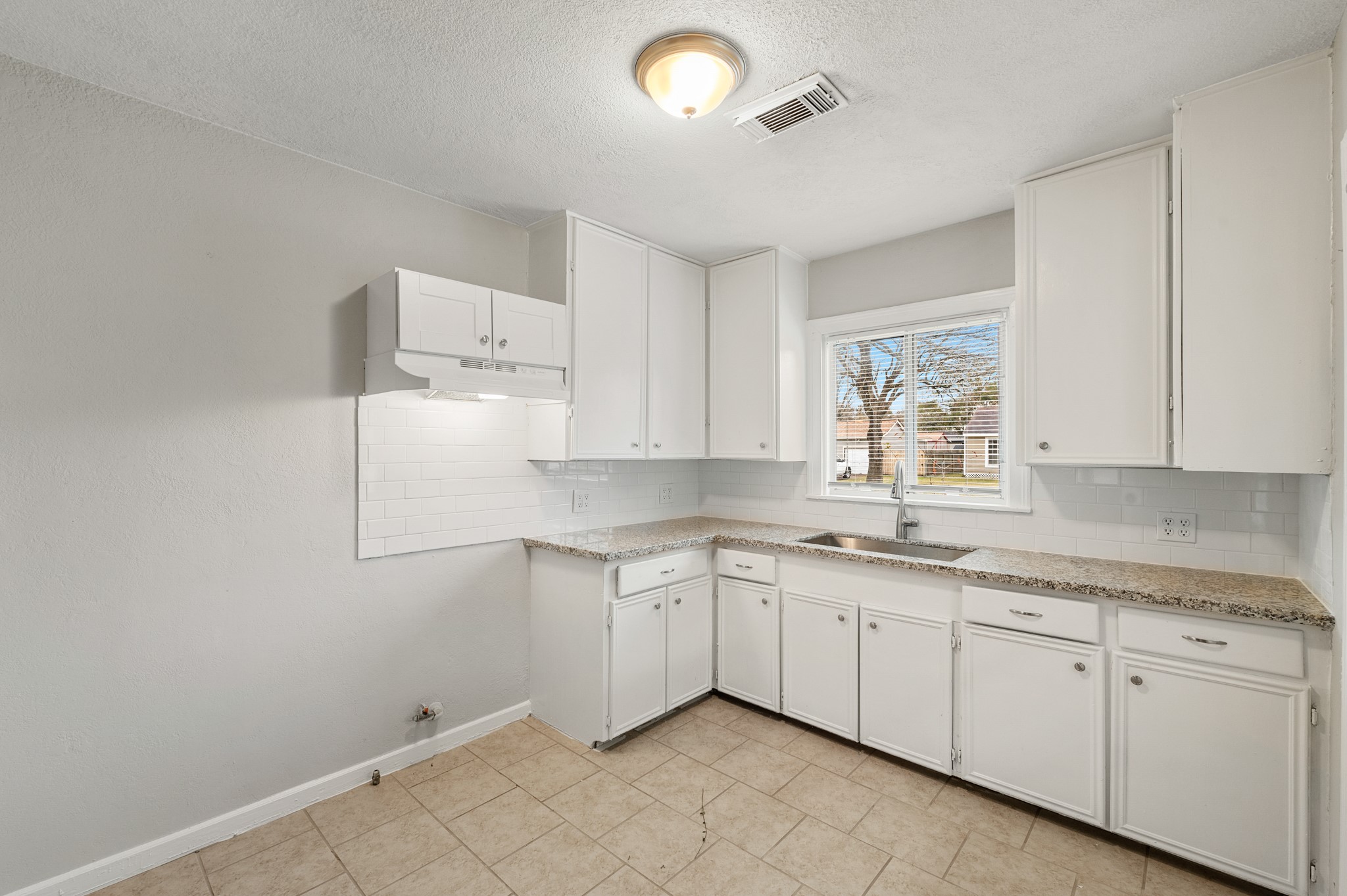 1130 17th Avenue N Property Photo 4