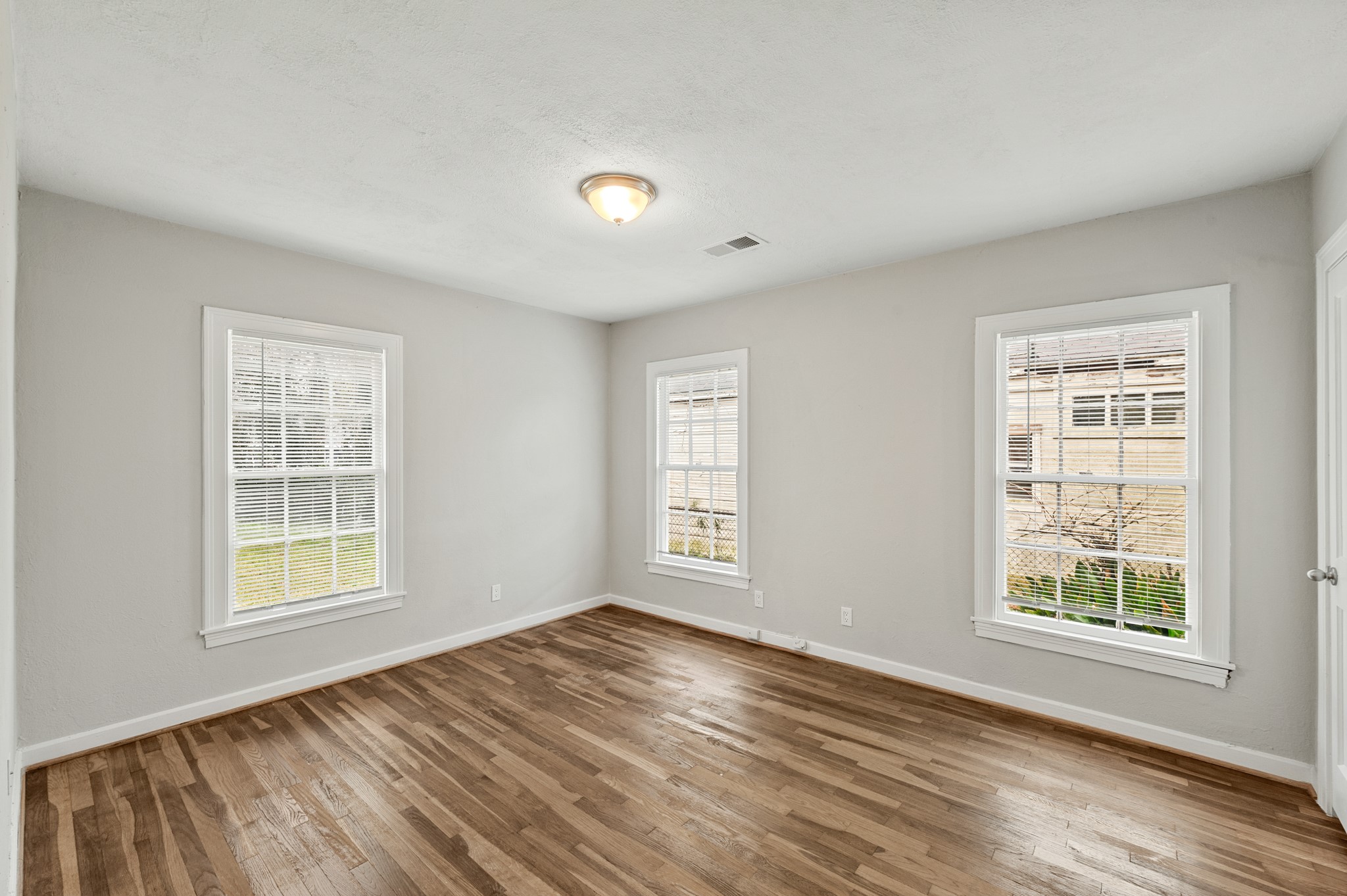 1130 17th Avenue N Property Photo 7