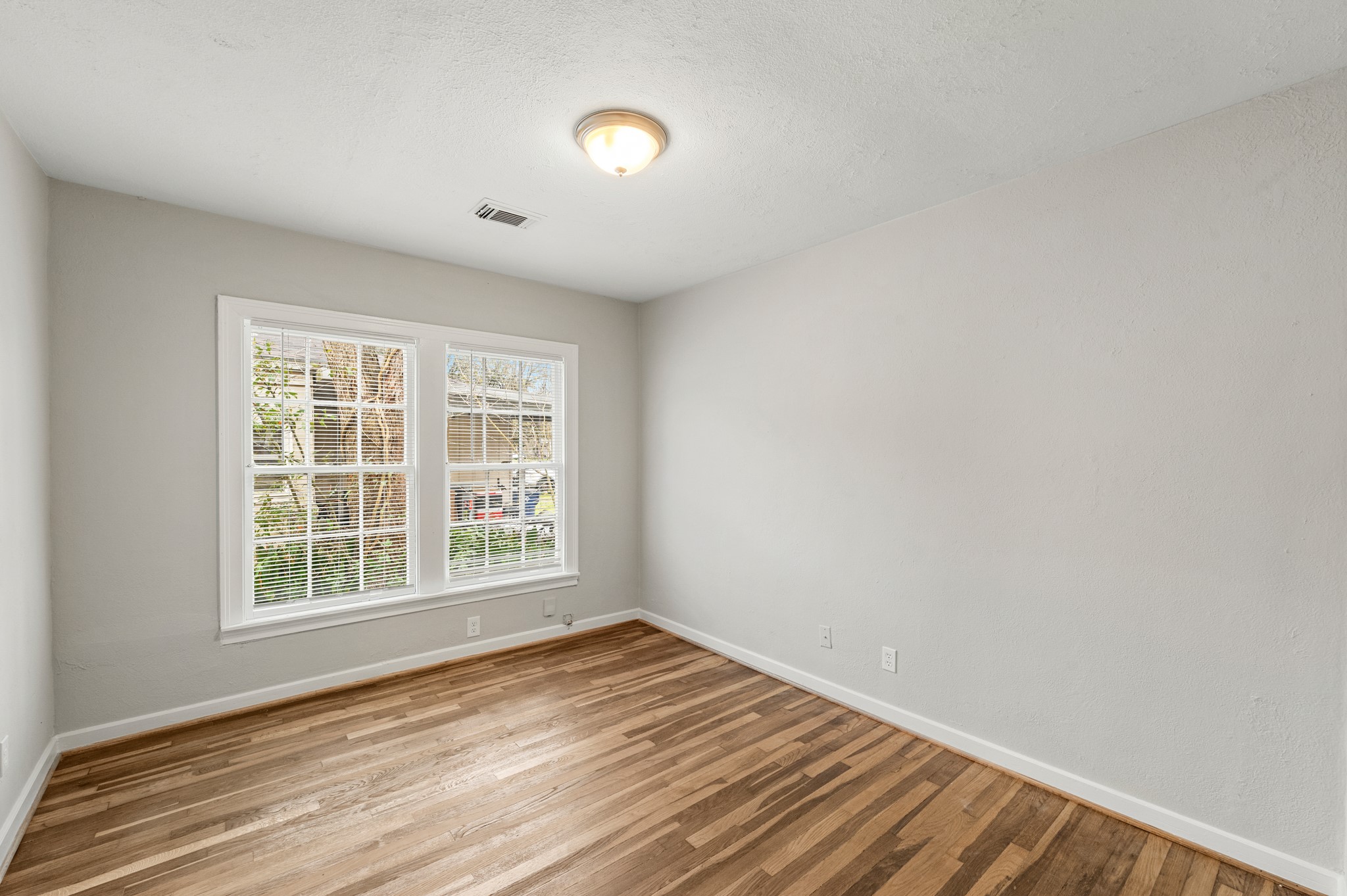 1130 17th Avenue N Property Photo 8