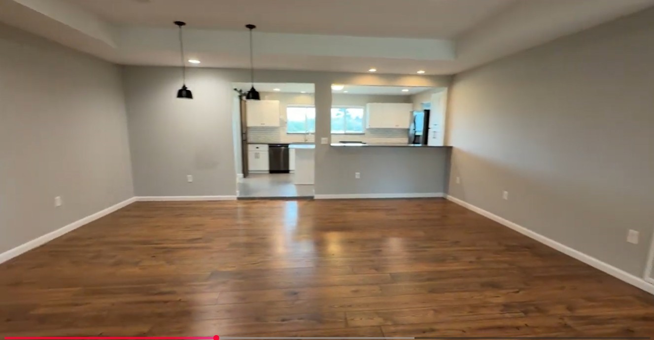 6910 S Mallard Drive Property Photo 3