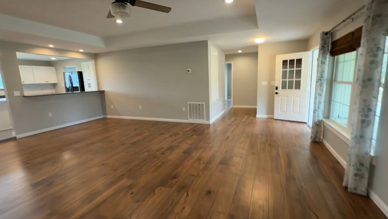 6910 S Mallard Drive Property Photo 4