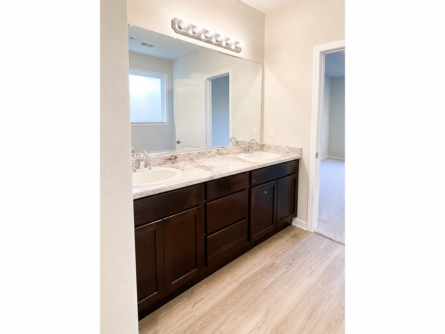 40621 Guillemont Lane Property Photo 6