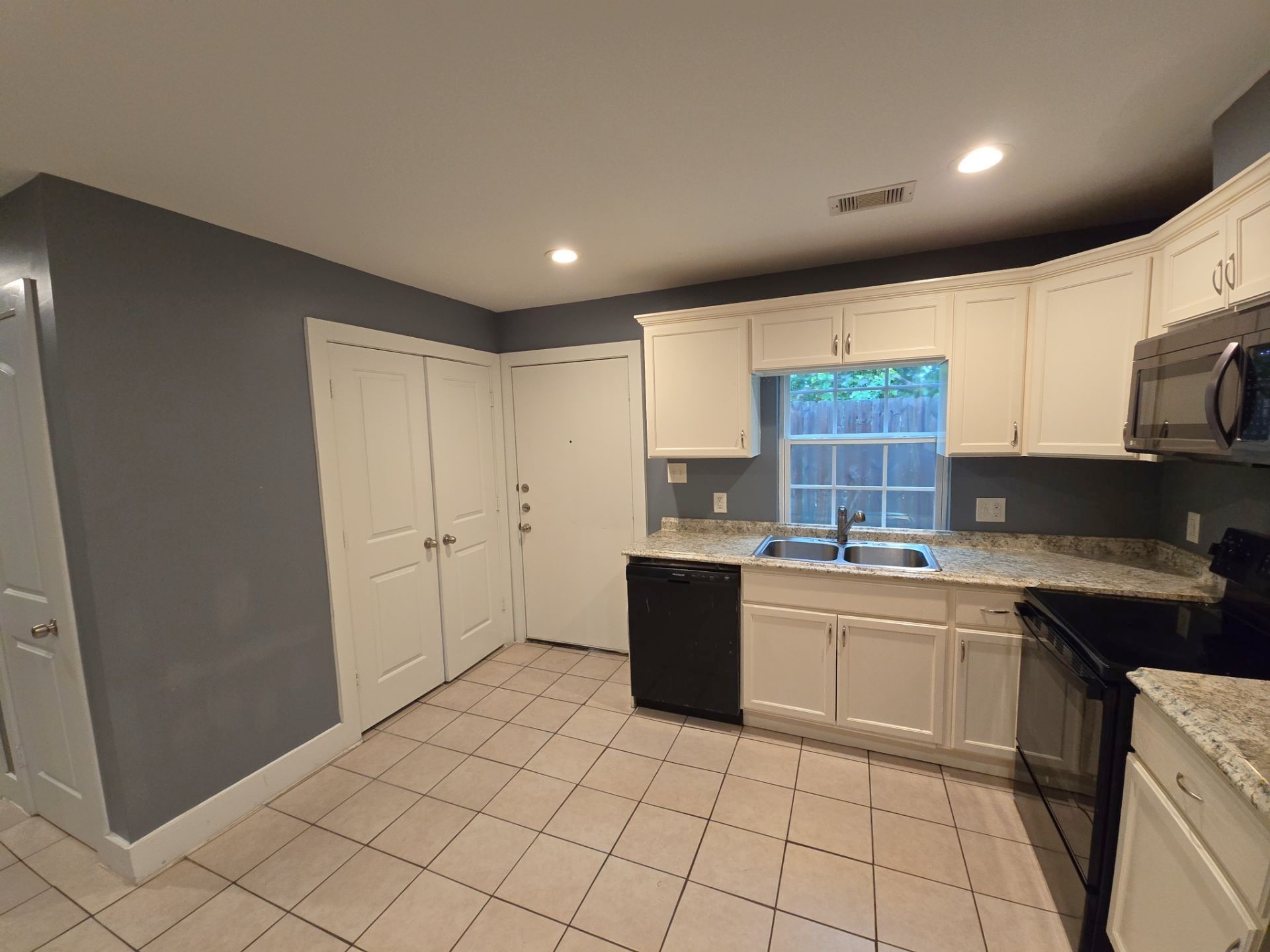11435 Raincove Drive B Property Photo 3