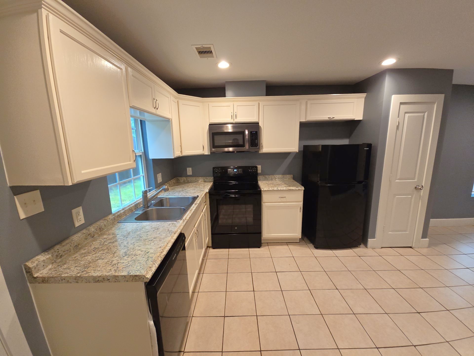 11435 Raincove Drive B Property Photo 18