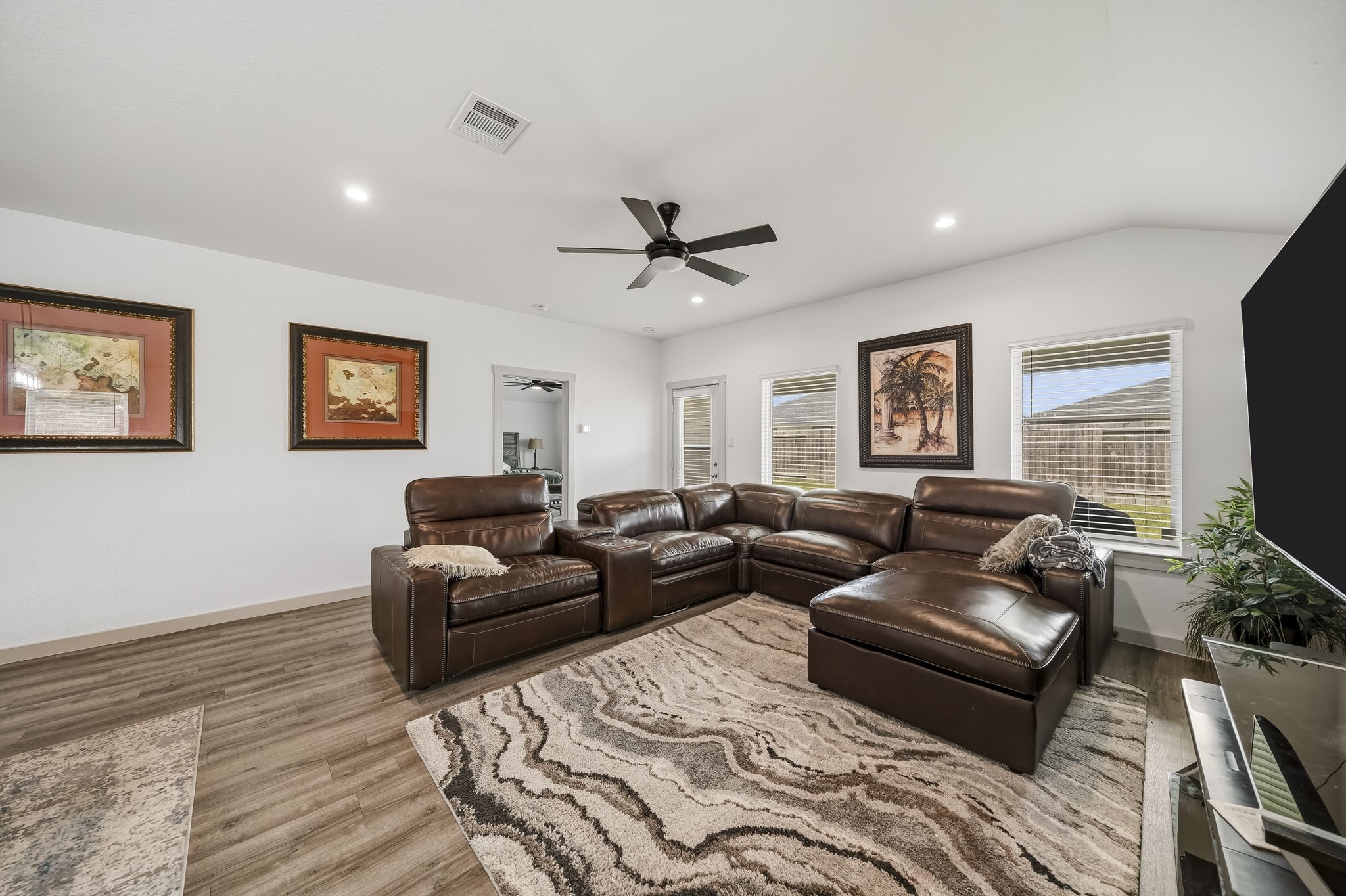919 Tall Shire Court Property Photo 4