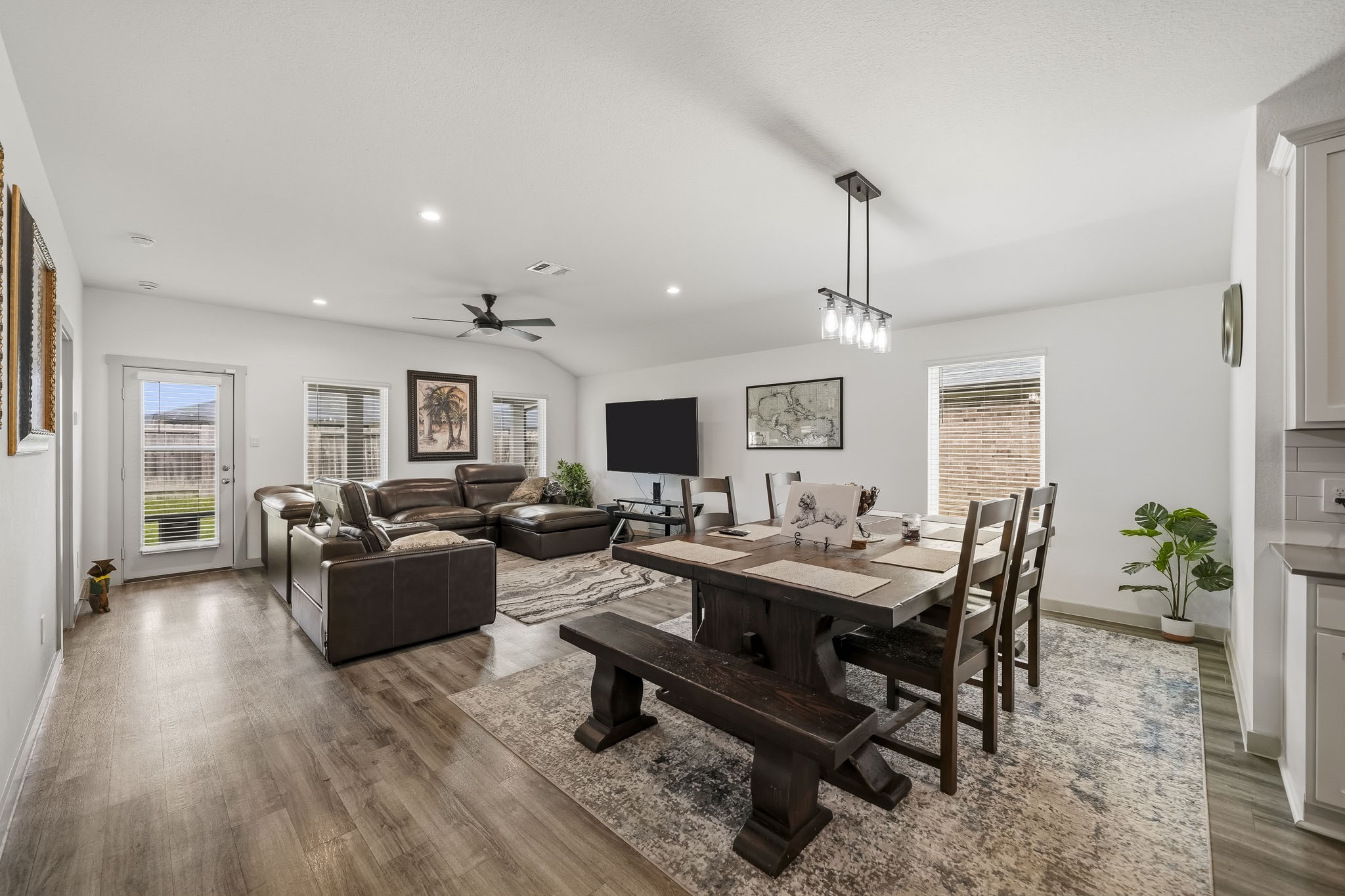 919 Tall Shire Court Property Photo 8