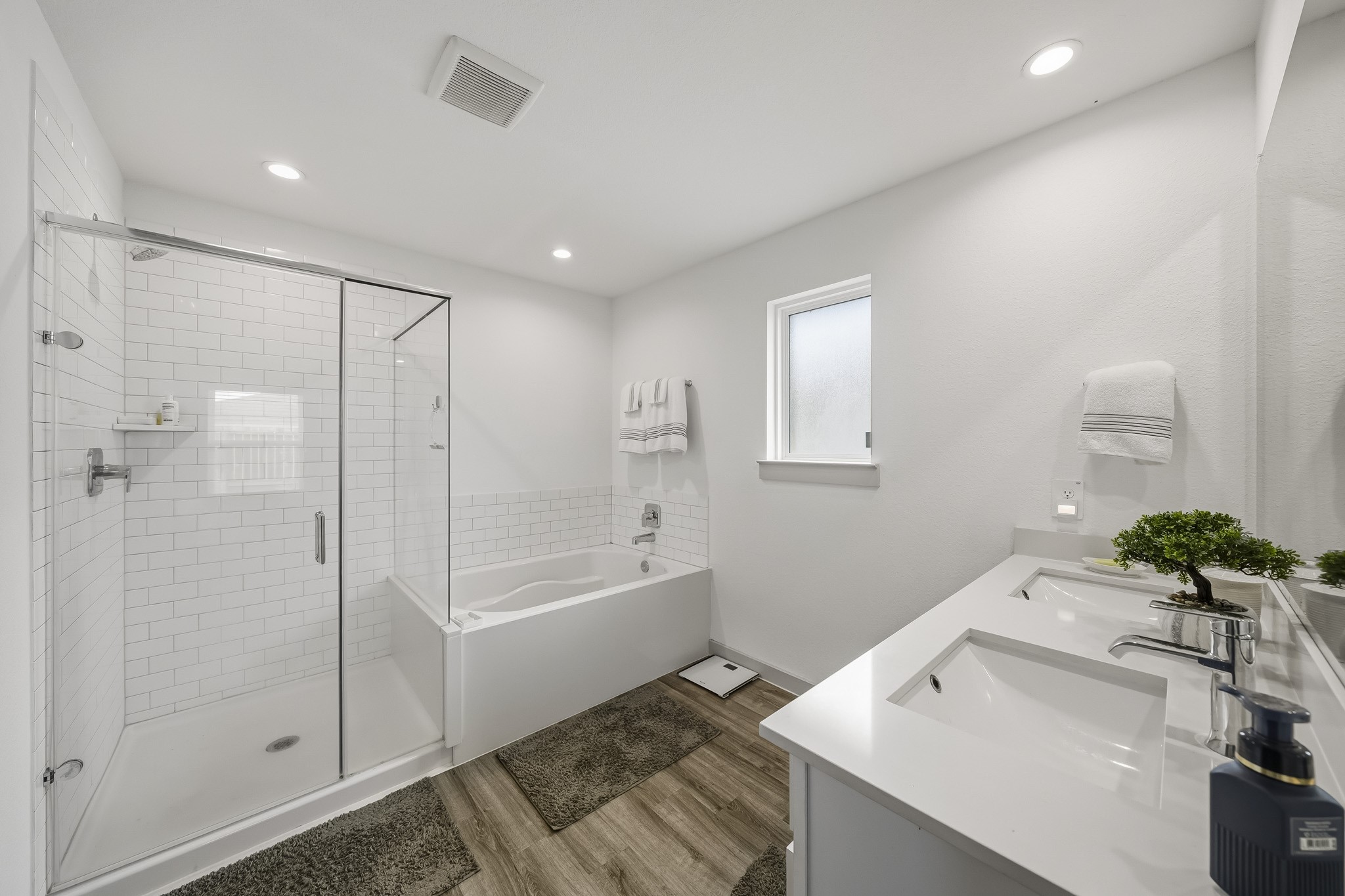 919 Tall Shire Court Property Photo 11