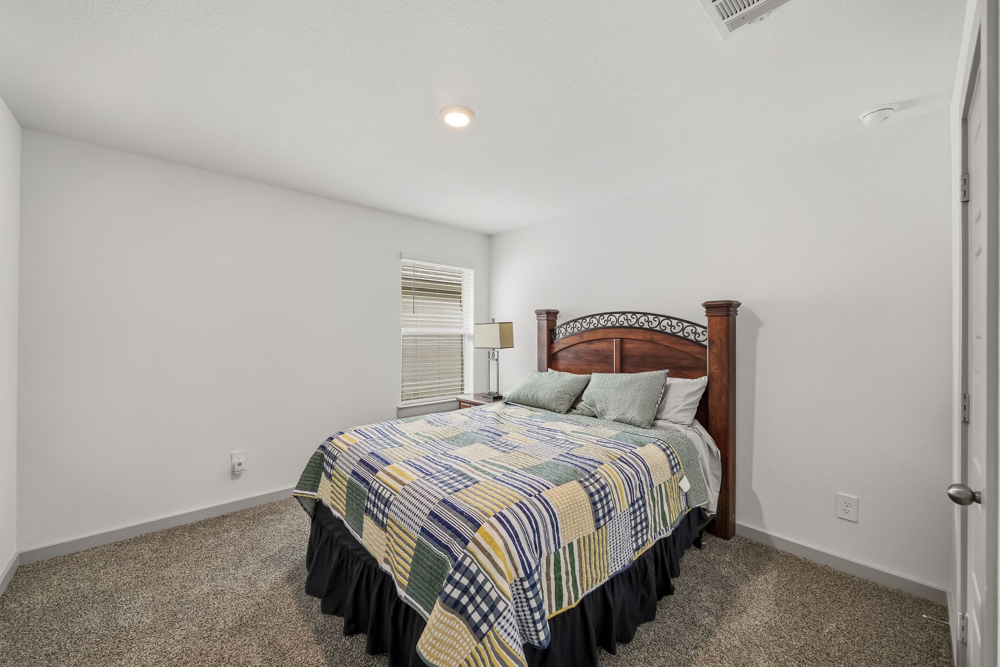 919 Tall Shire Court Property Photo 14
