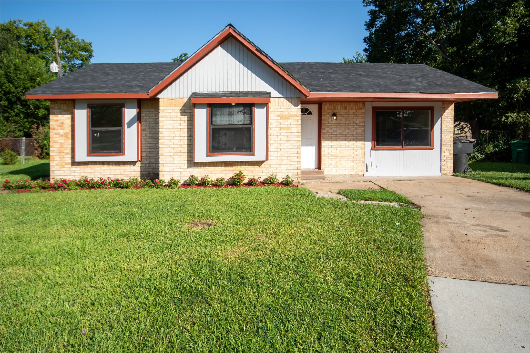 10902 Mosscrest Drive Property Photo 25