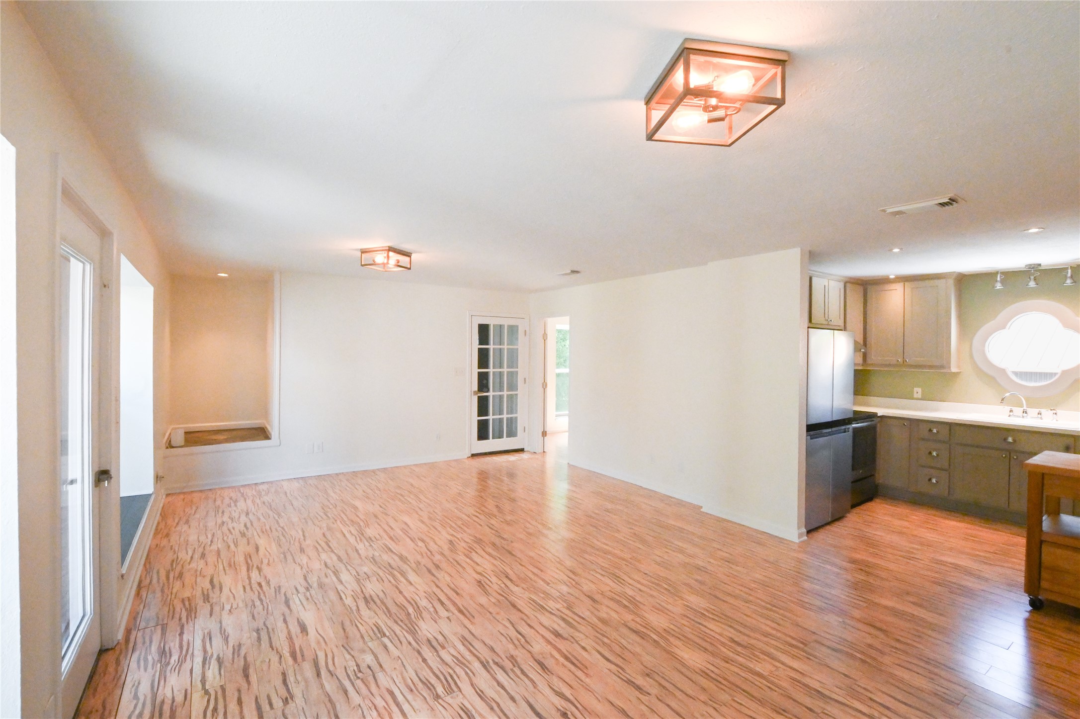 1 Lovers Lane 2 Property Photo 8