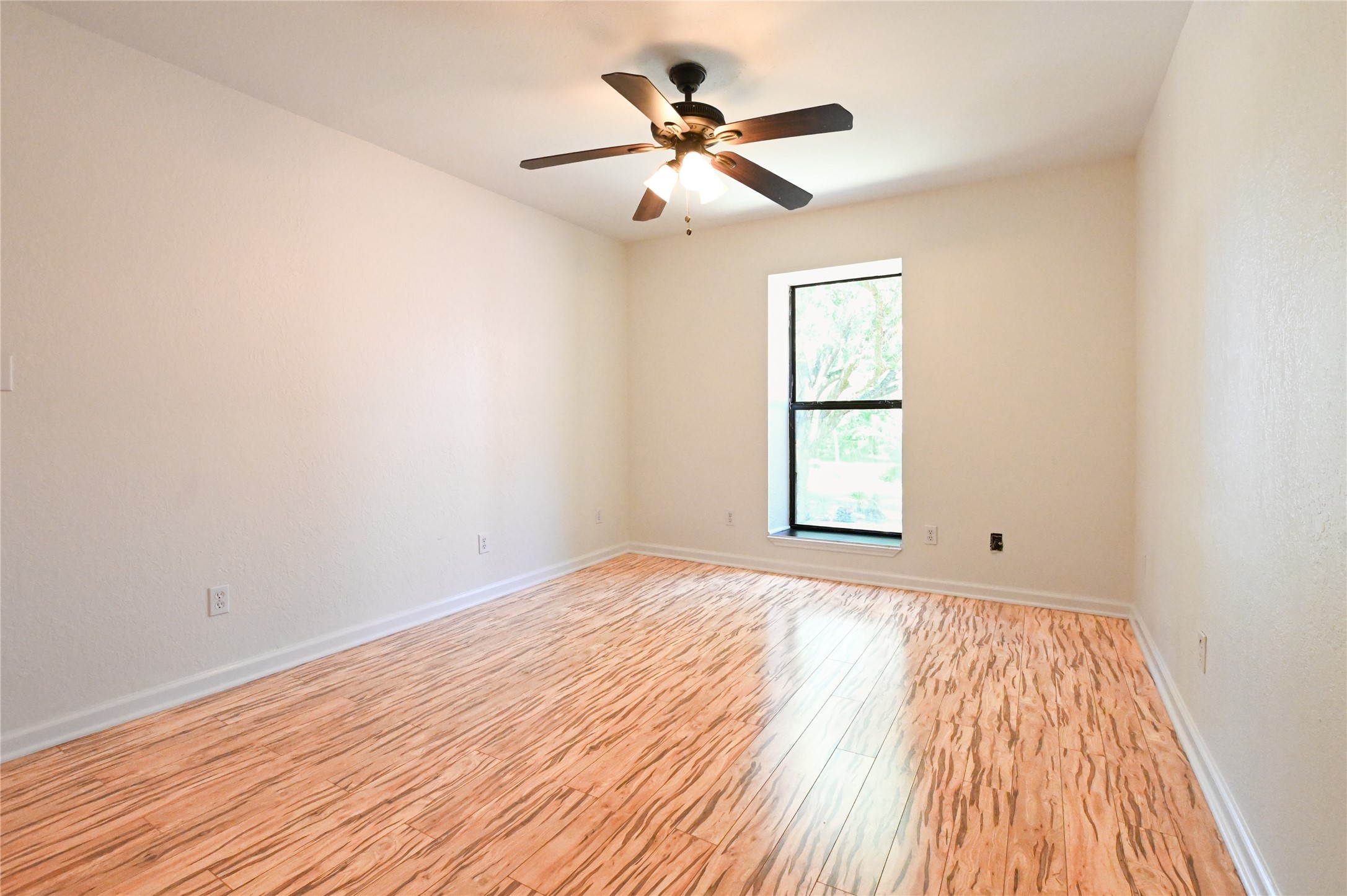 1 Lovers Lane 2 Property Photo 16