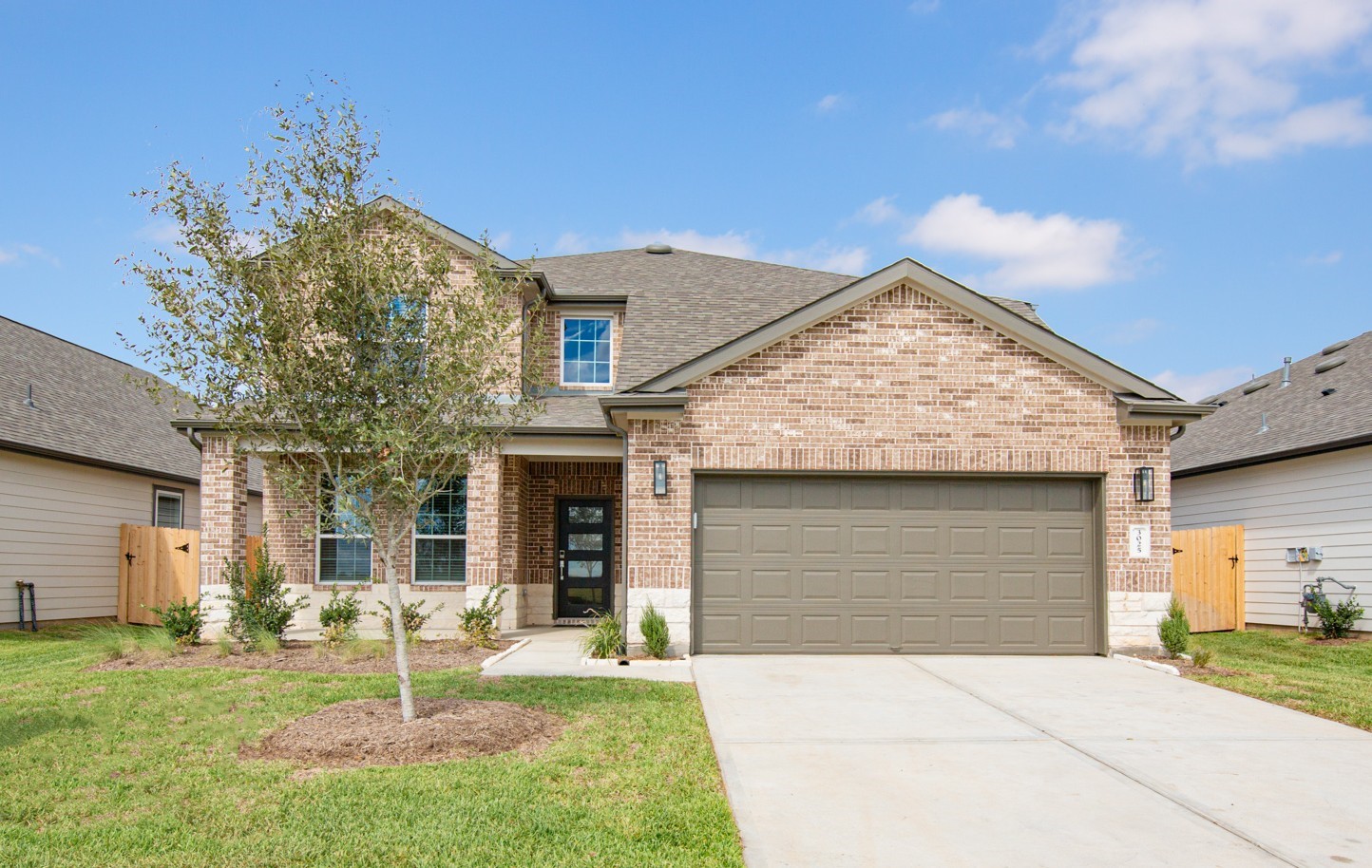 3025 Mustang Grove Way Property Photo 2