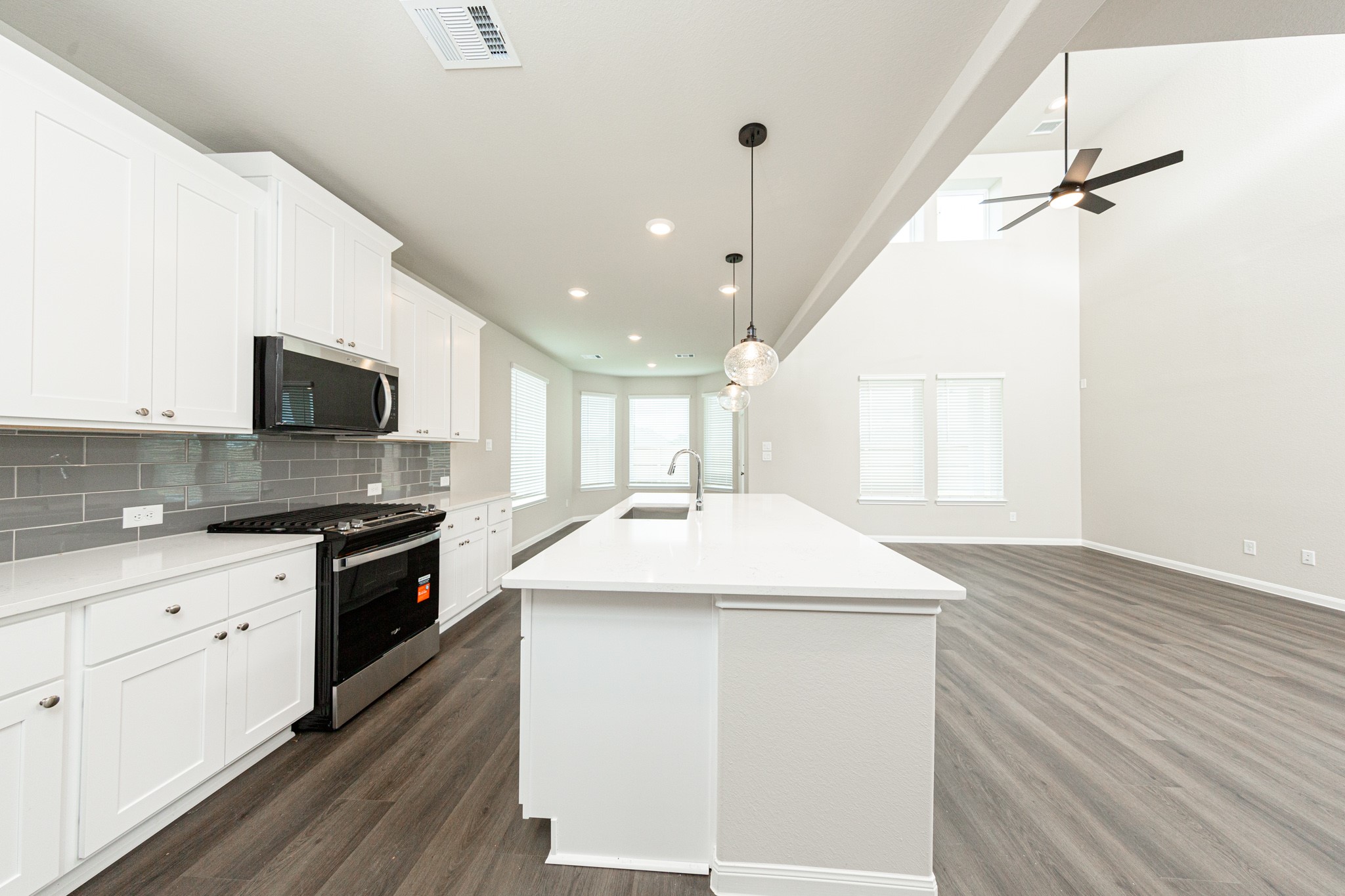 3025 Mustang Grove Way Property Photo 10