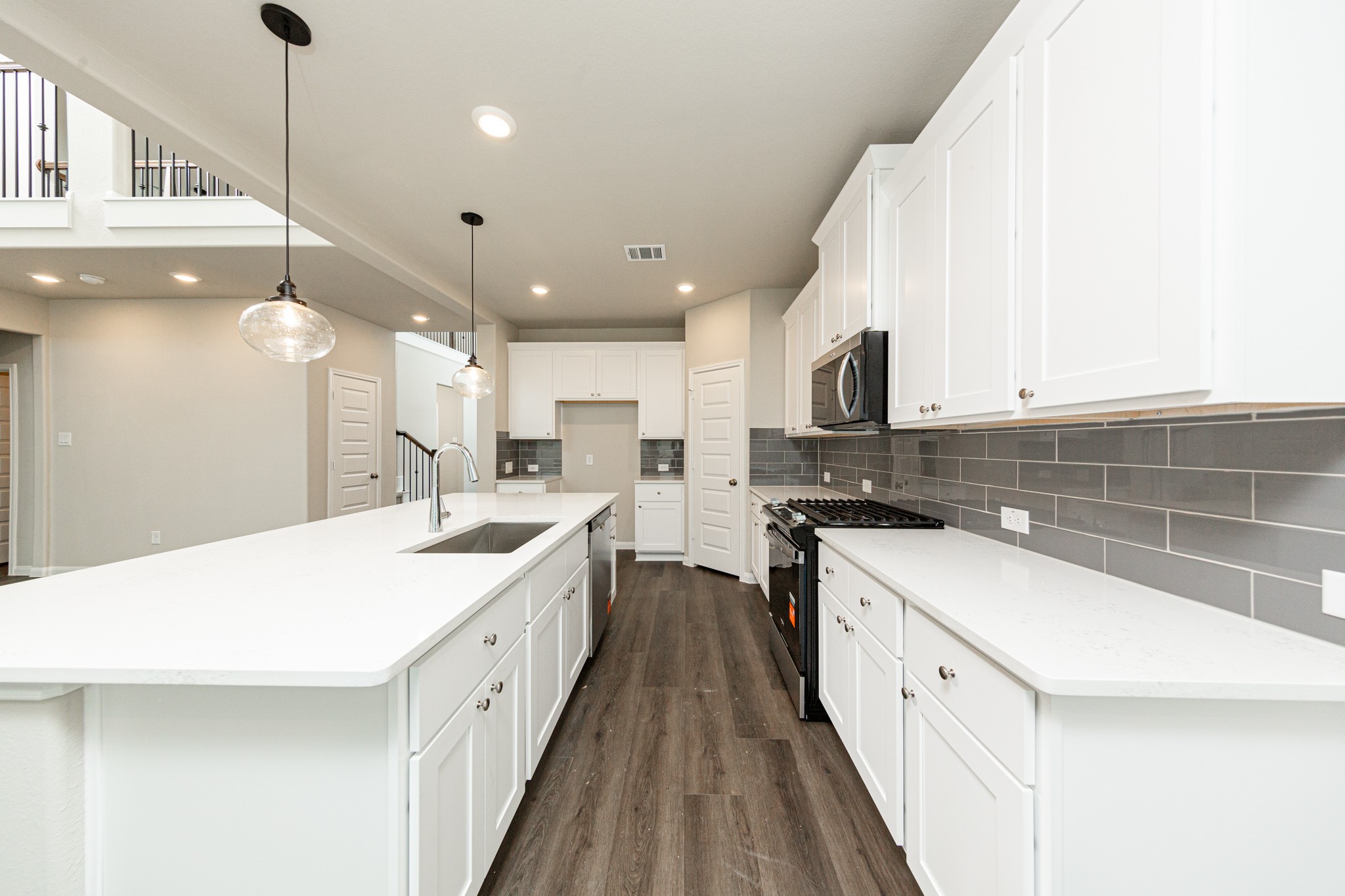 3025 Mustang Grove Way Property Photo 13