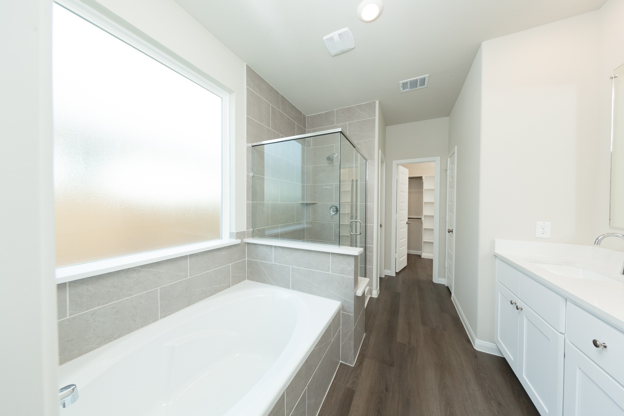 3025 Mustang Grove Way Property Photo 18