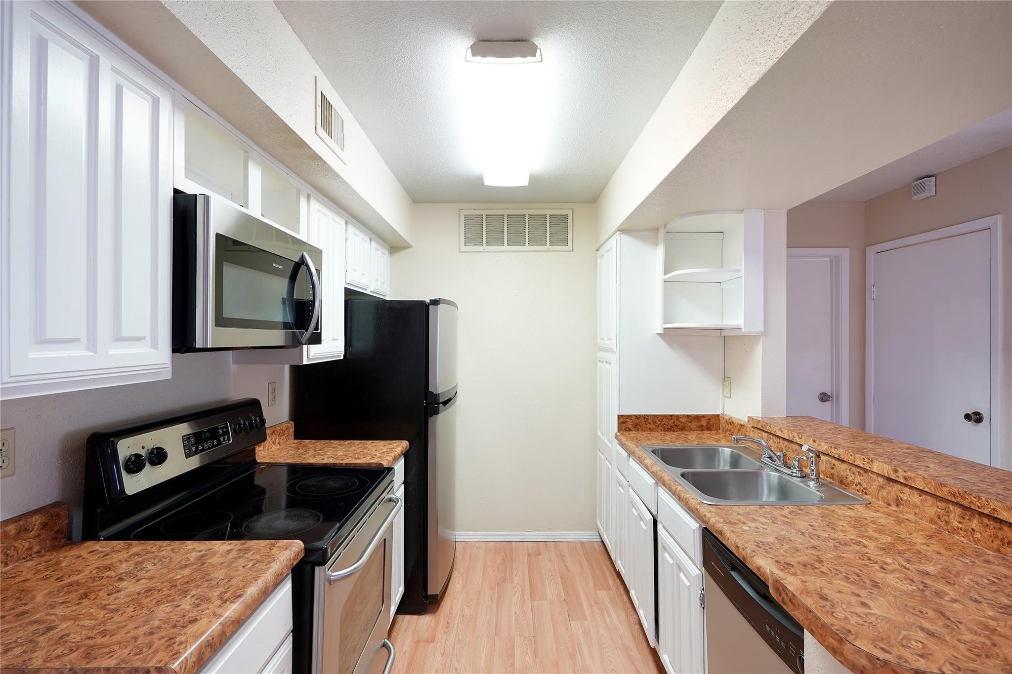 12955 Woodforest Boulevard 32 Property Photo 8