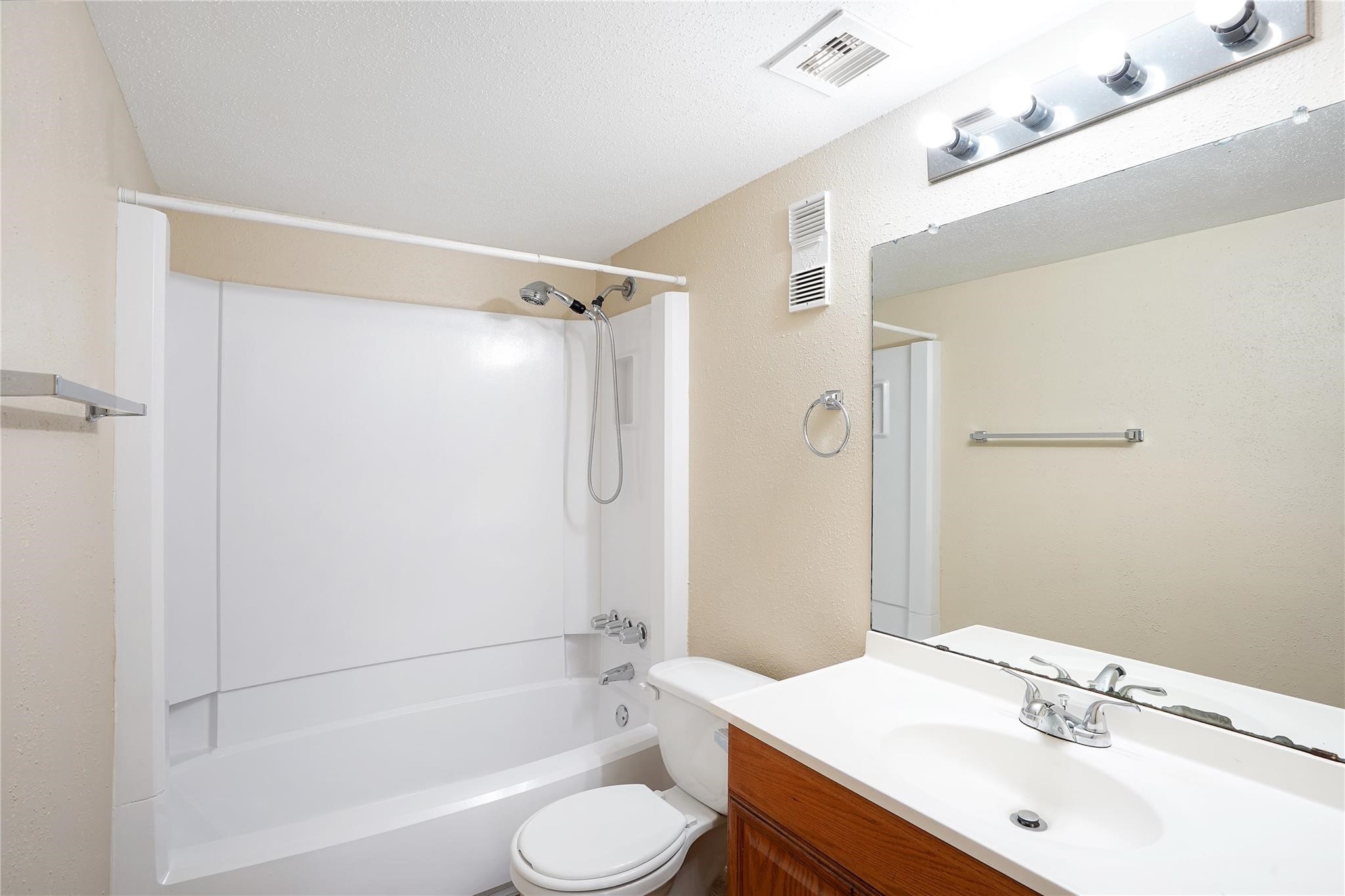 12955 Woodforest Boulevard 32 Property Photo 10