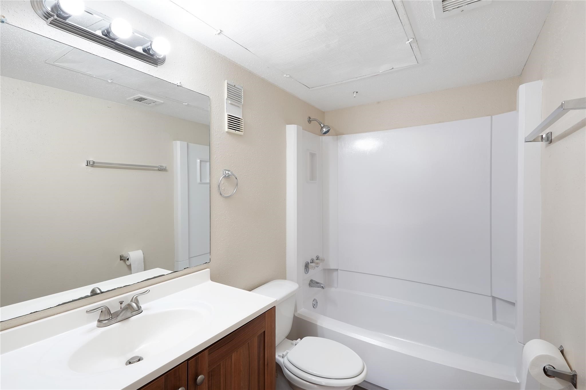 12955 Woodforest Boulevard 32 Property Photo 12