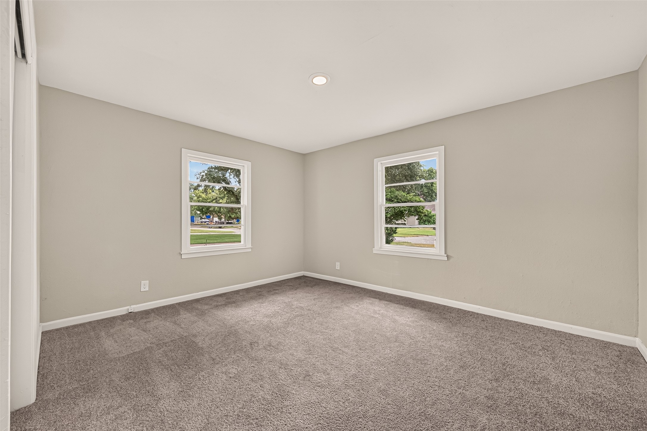 522 23rd Avenue N Property Photo 28