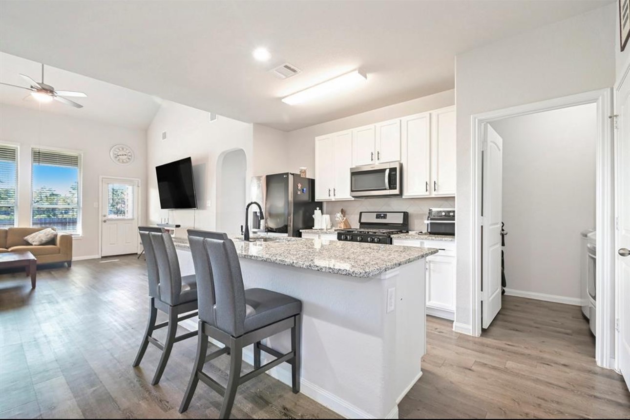 23523 Montague Drive Property Photo 11