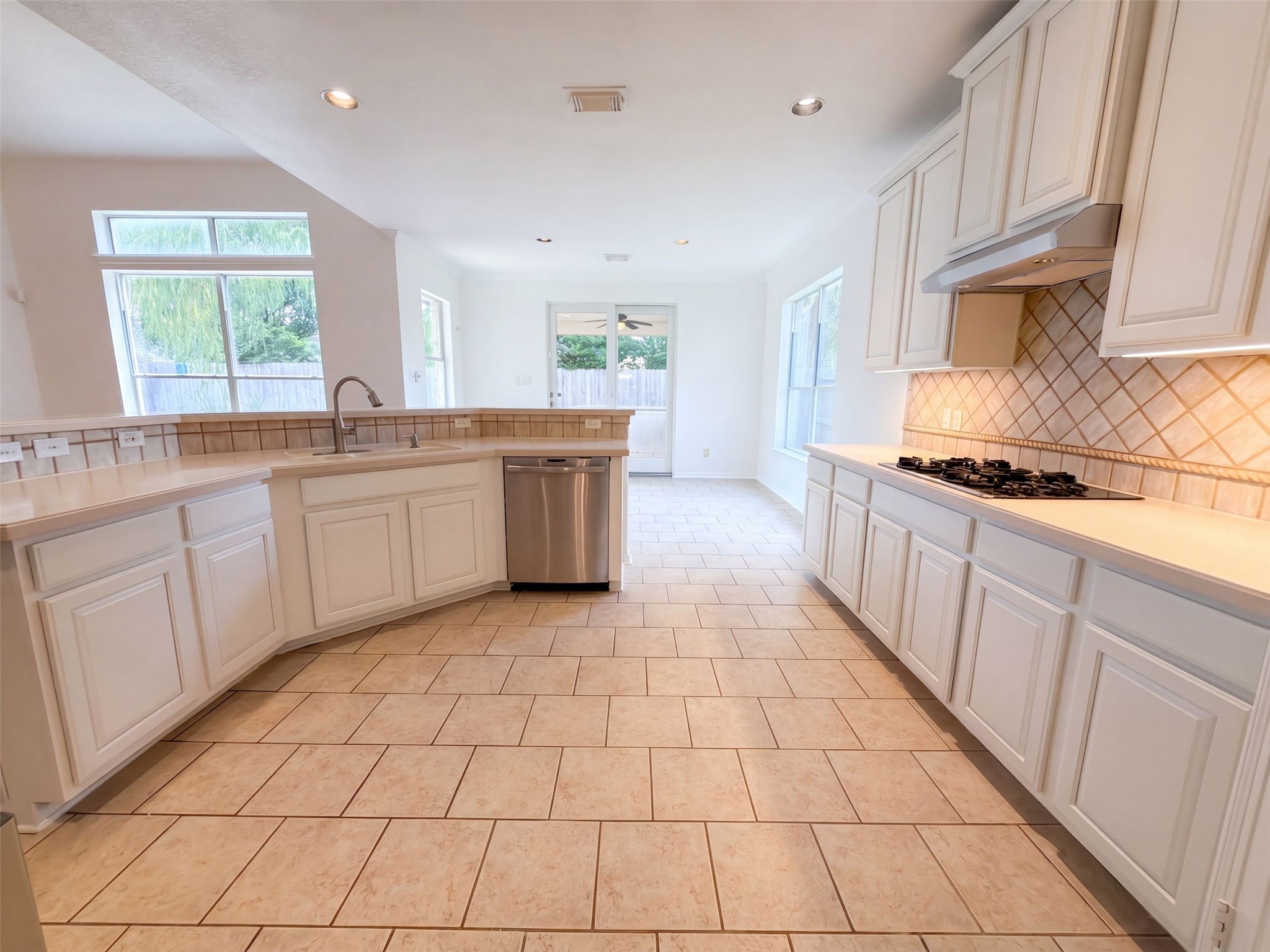 25719 Shady Spruce Lane Property Photo 9