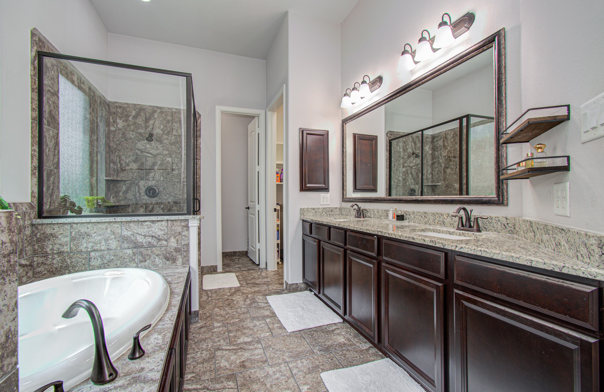 17915 Olde Oaks Estate Court Property Photo 17