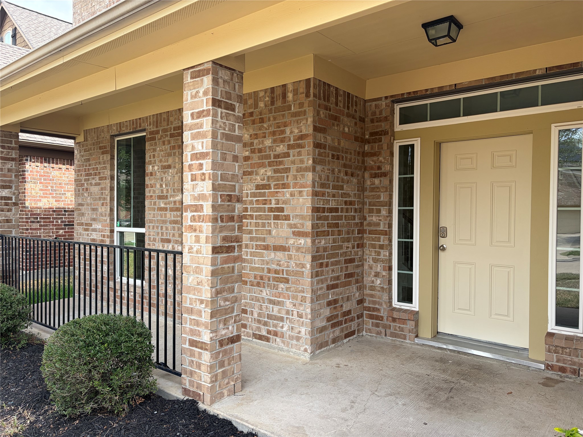 20807 Fair Walnut Way Property Photo 2