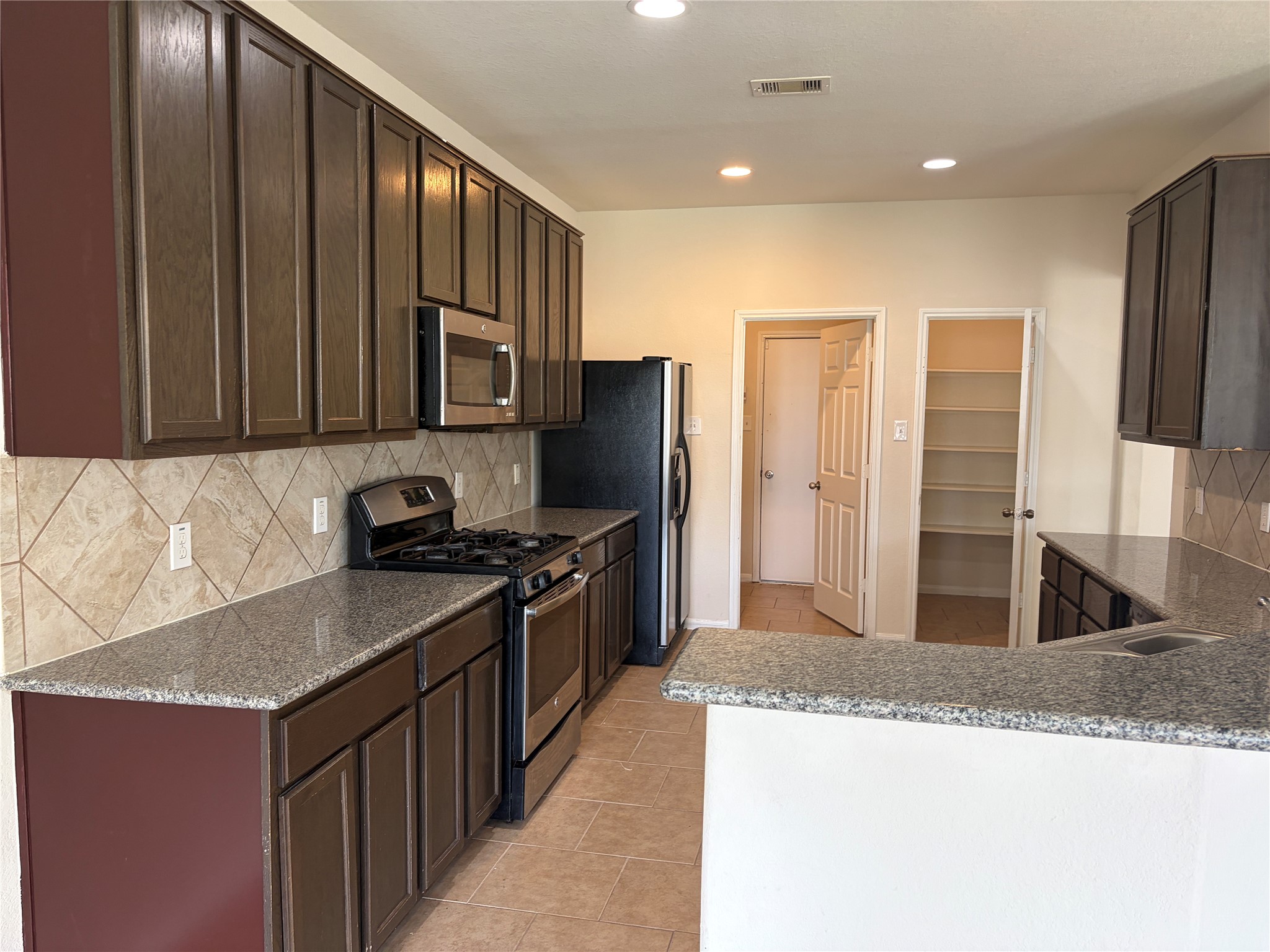 20807 Fair Walnut Way Property Photo 8
