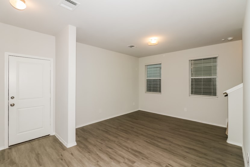 2607 Bouvardia Way Property Photo 4