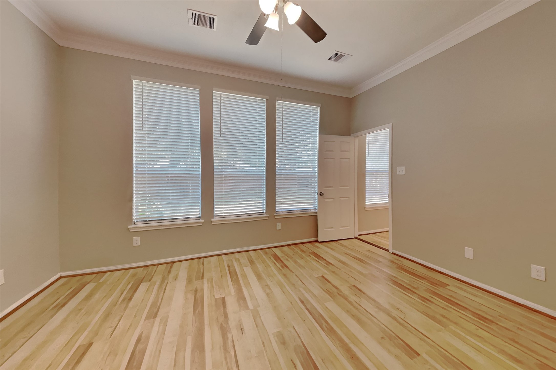 4731 Silverlake Drive Property Photo 7