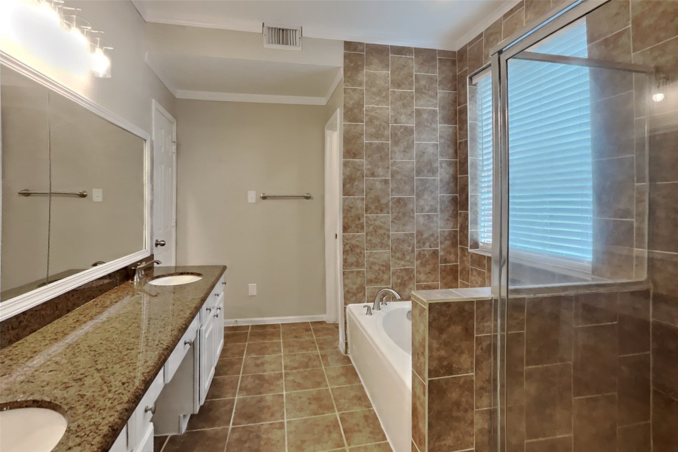 4731 Silverlake Drive Property Photo 10