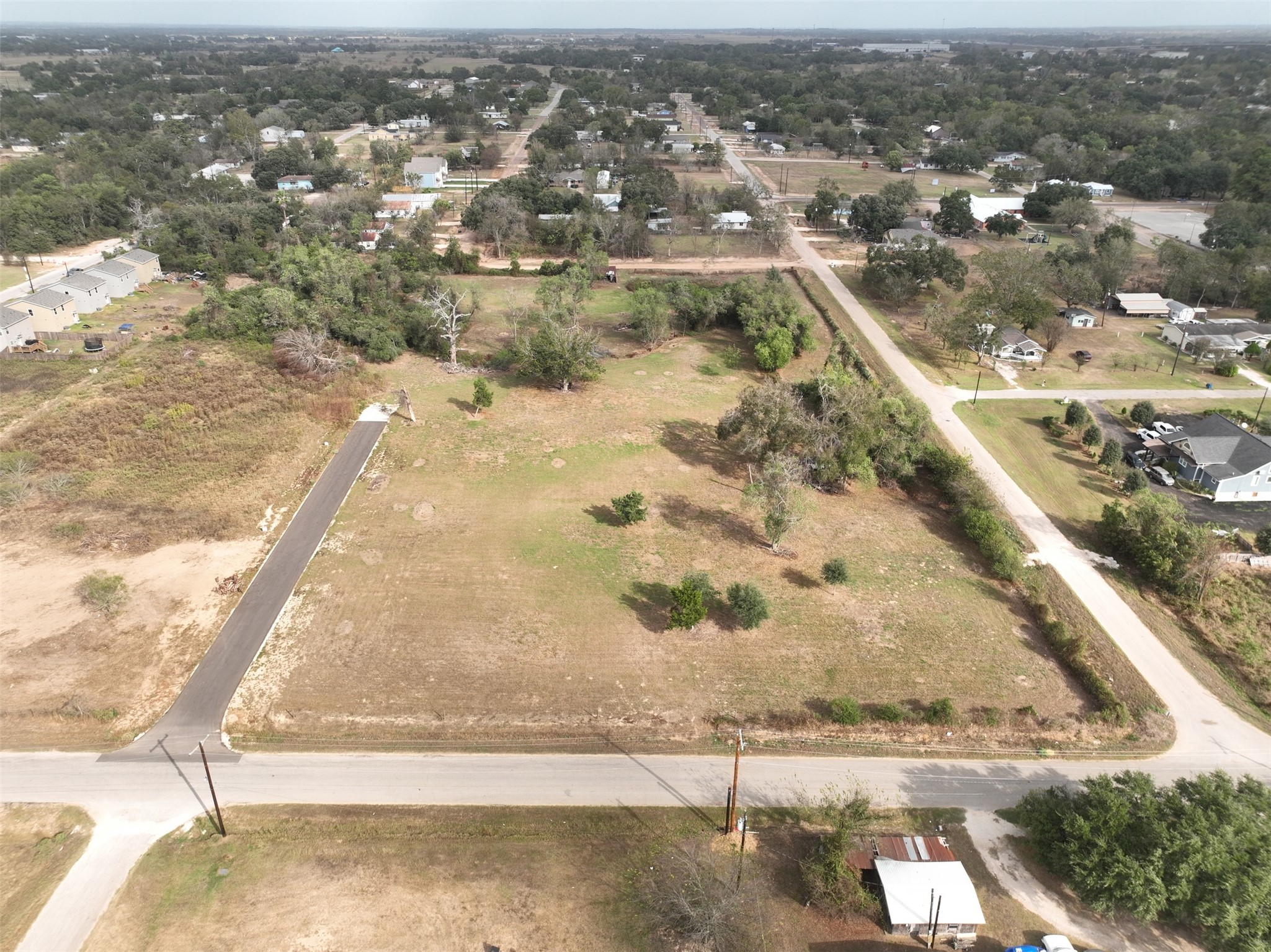 000 19th Property Photo 11