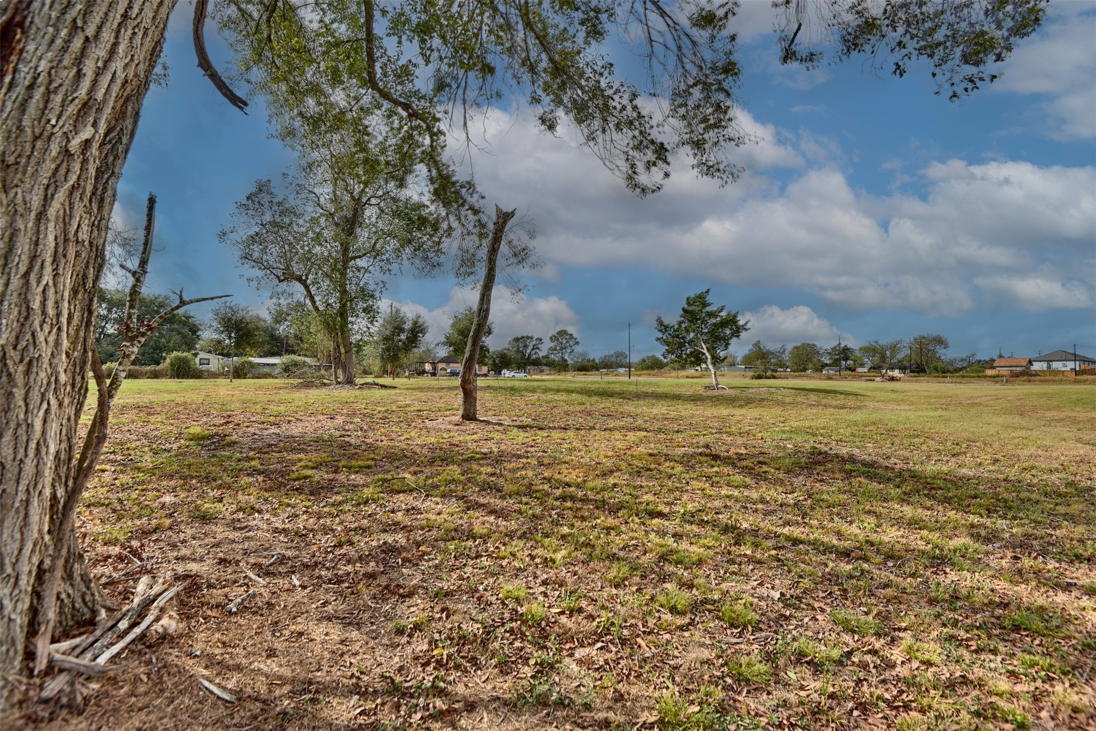000 19th Property Photo 17