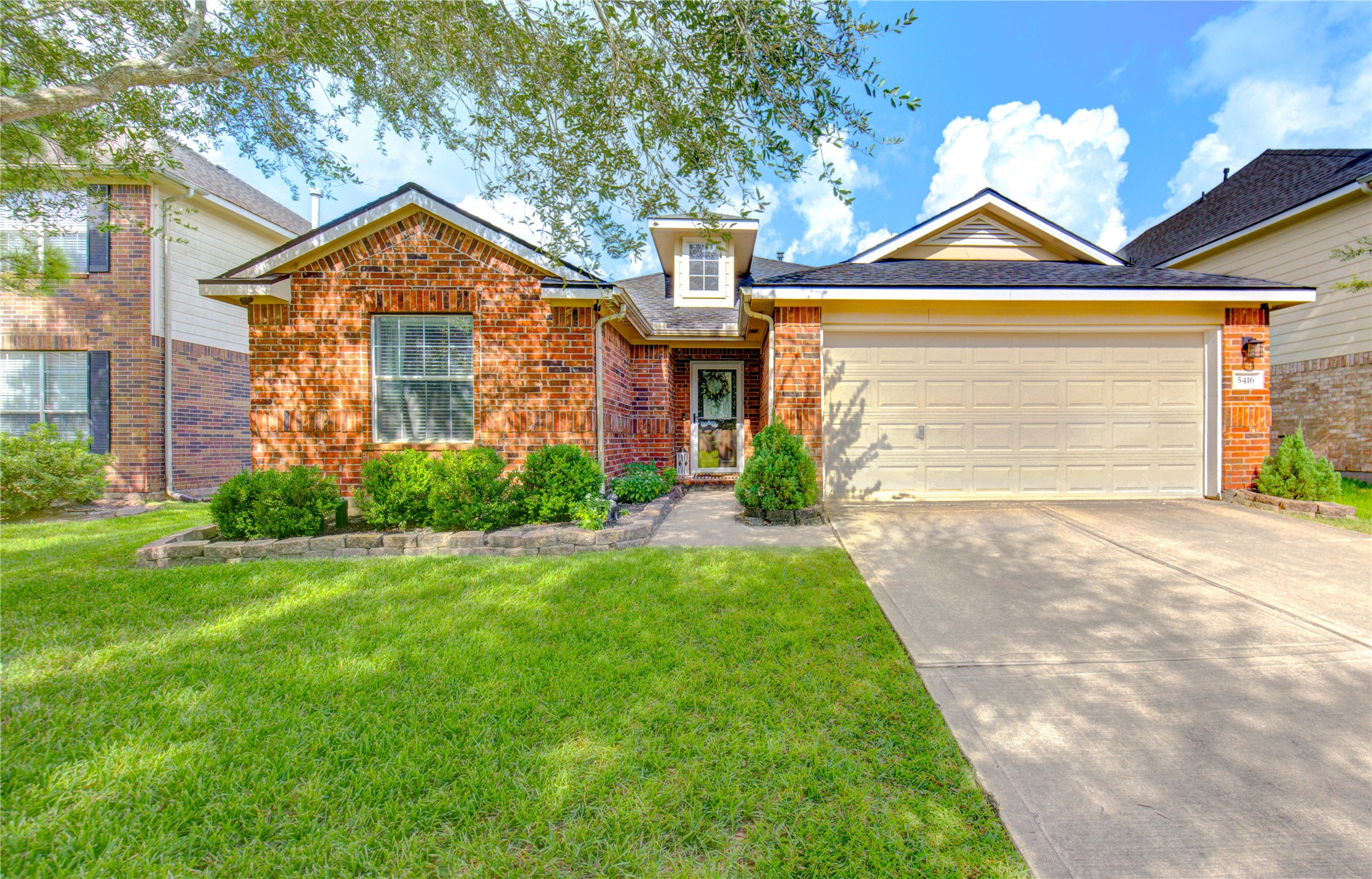 5416 Lilac Grove Ln Property Photo 1