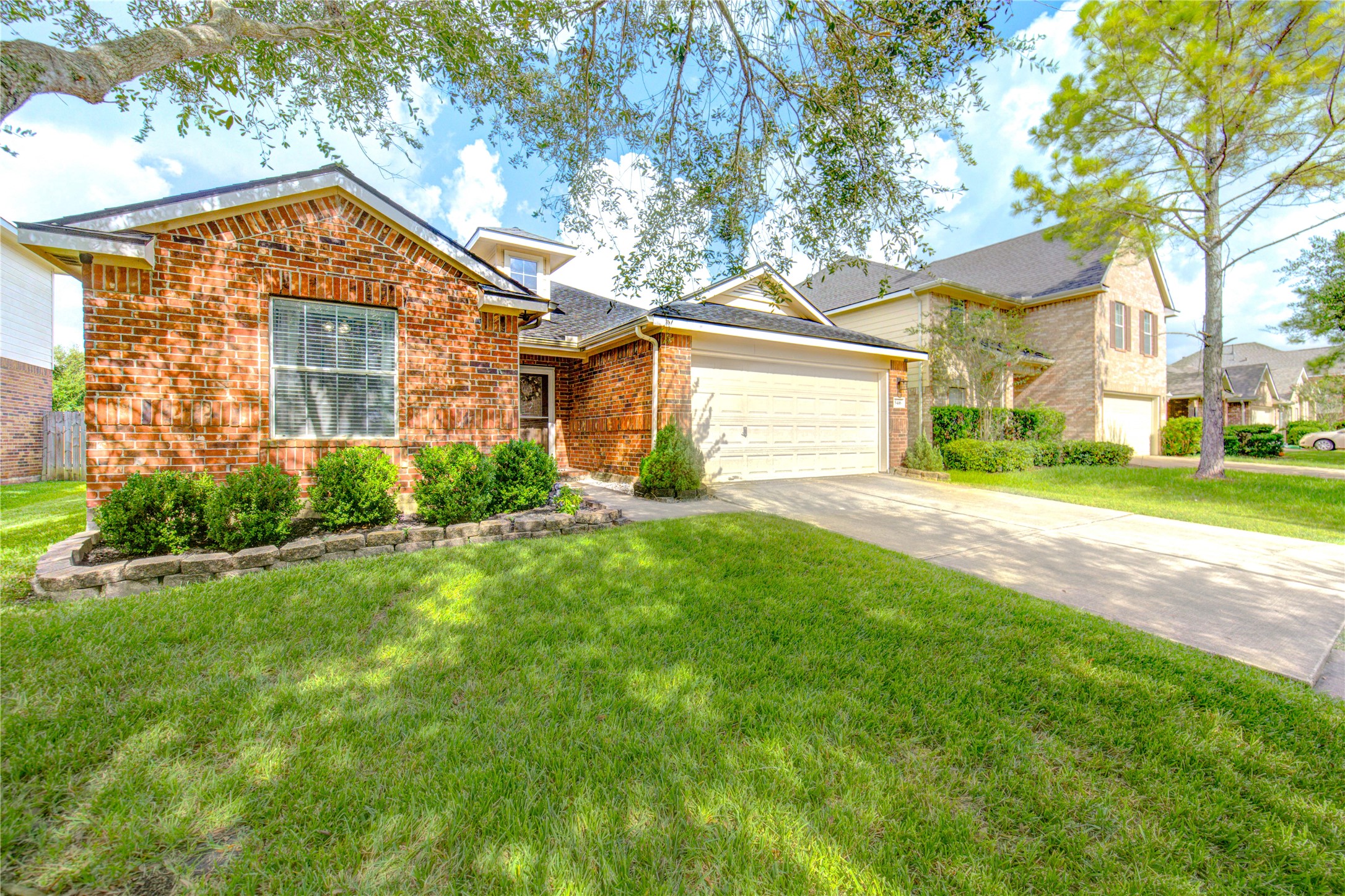 5416 Lilac Grove Ln Property Photo 2