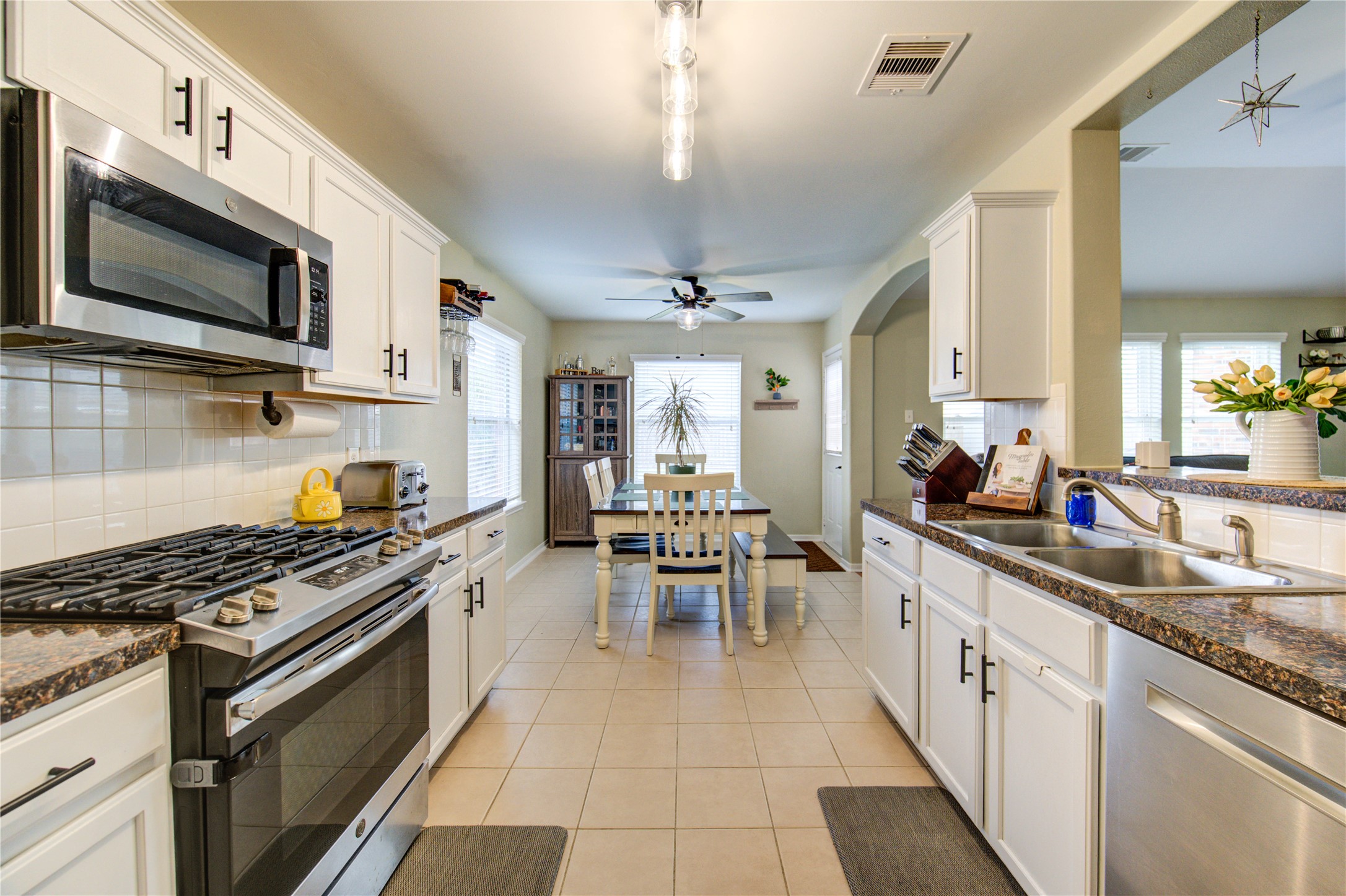 5416 Lilac Grove Ln Property Photo 7