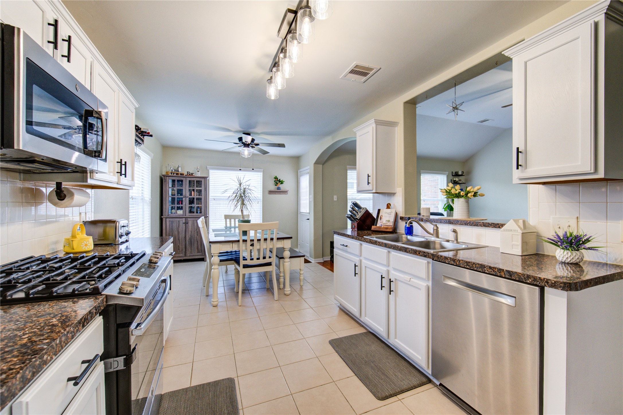 5416 Lilac Grove Ln Property Photo 8