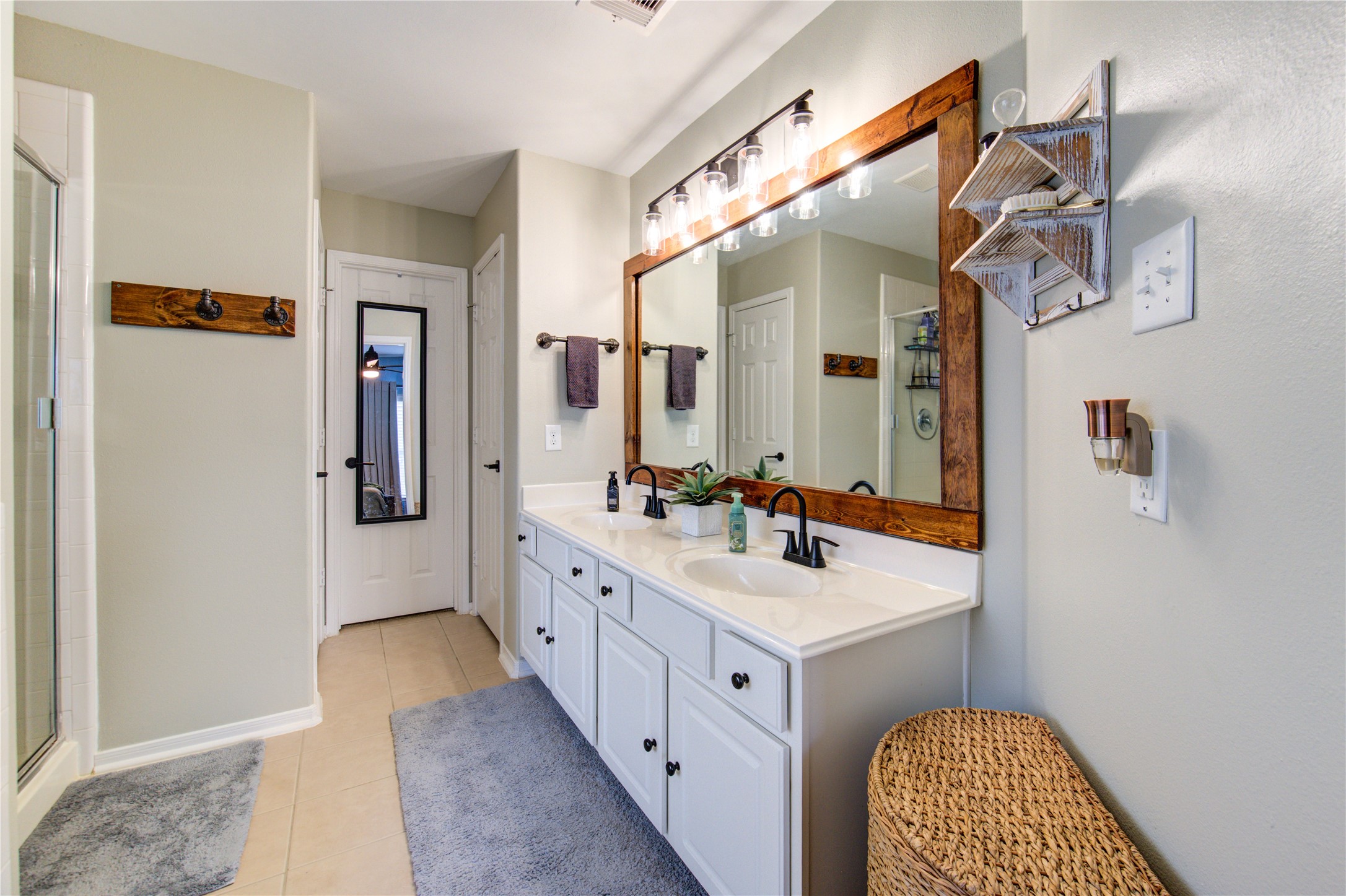 5416 Lilac Grove Ln Property Photo 17